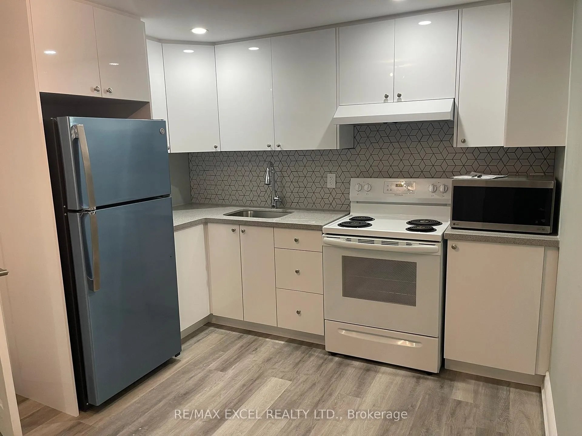 Photo 4 of Unit Basement, 29 Ruscoe Crescent, Etobicoke, Willowridge-Martingrove-Richview — HOMEH