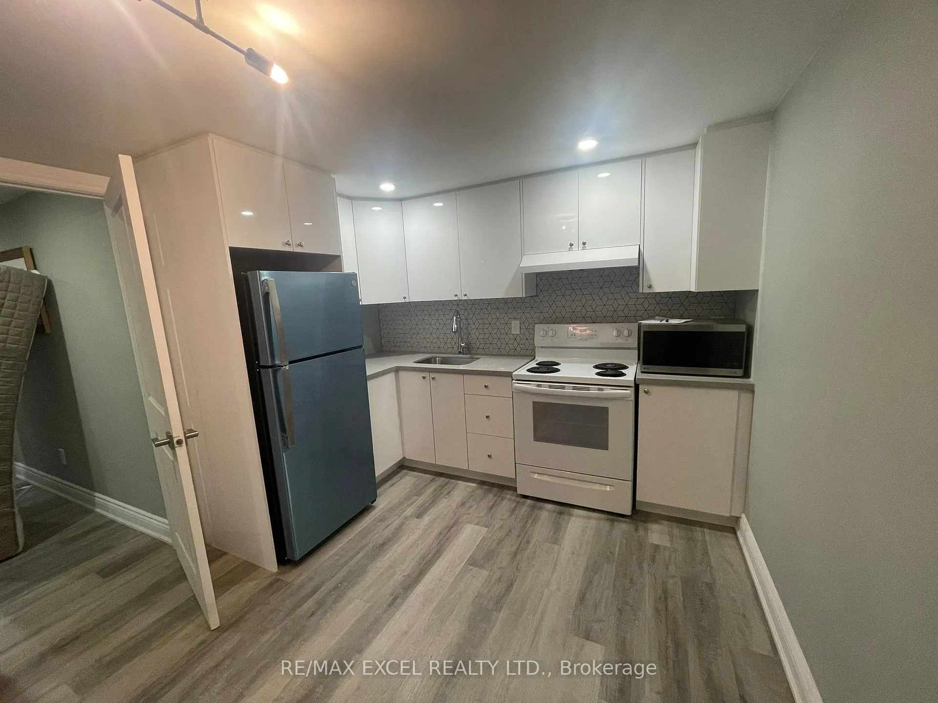 Photo 5 of Unit Basement, 29 Ruscoe Crescent, Etobicoke, Willowridge-Martingrove-Richview — HOMEH