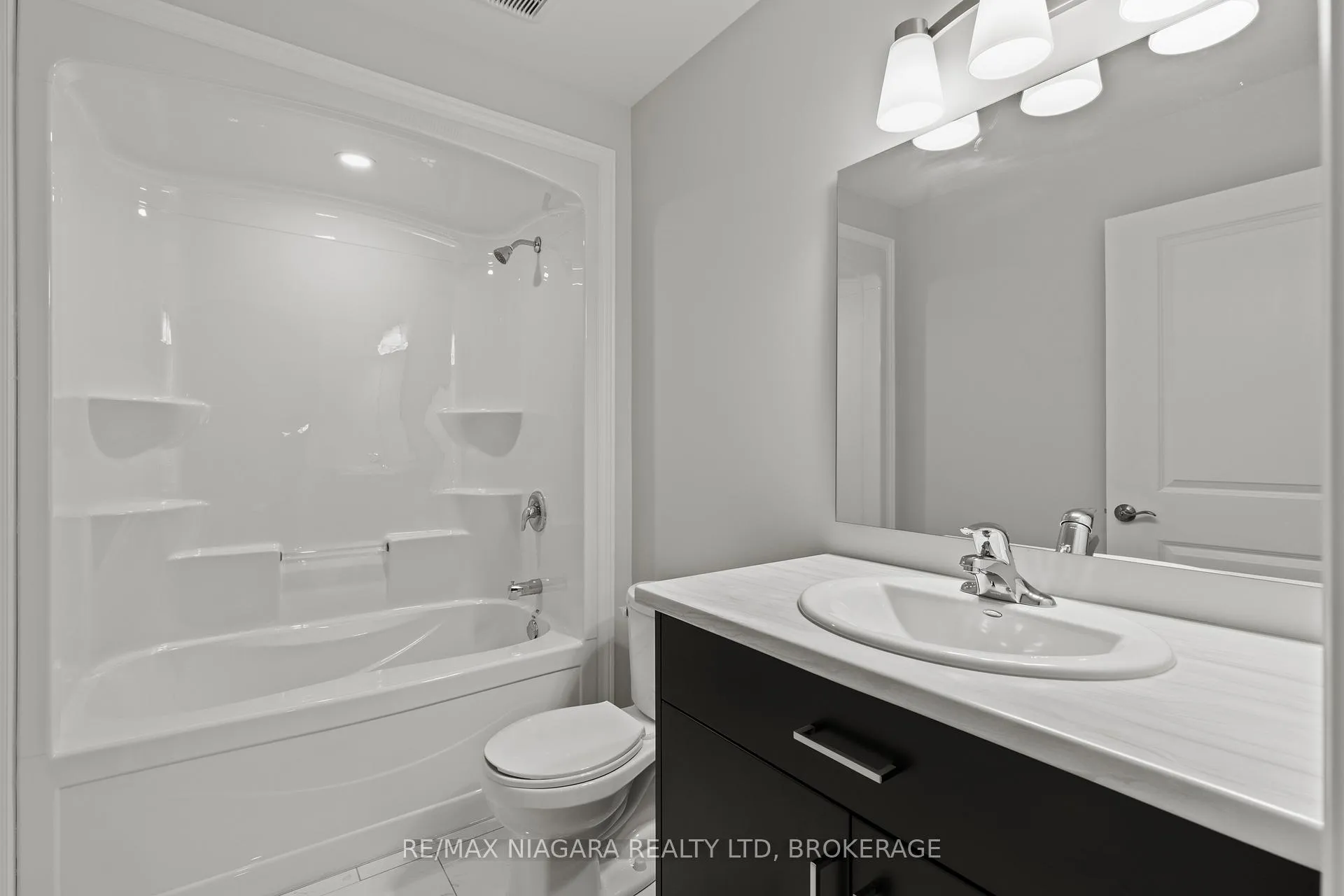 Photo 18 of 150 Hodgkins Avenue, Thorold, Allanburg/Thorold South — HOMEH