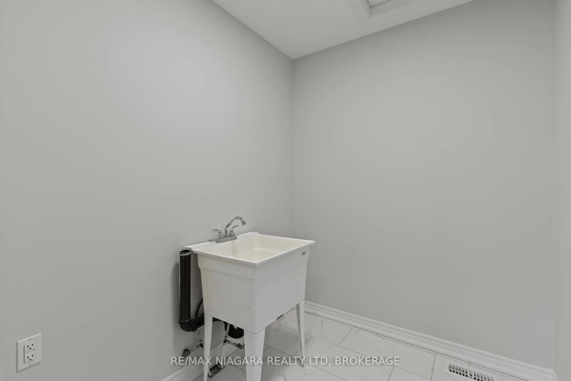 Photo 19 of 150 Hodgkins Avenue, Thorold, Allanburg/Thorold South — HOMEH