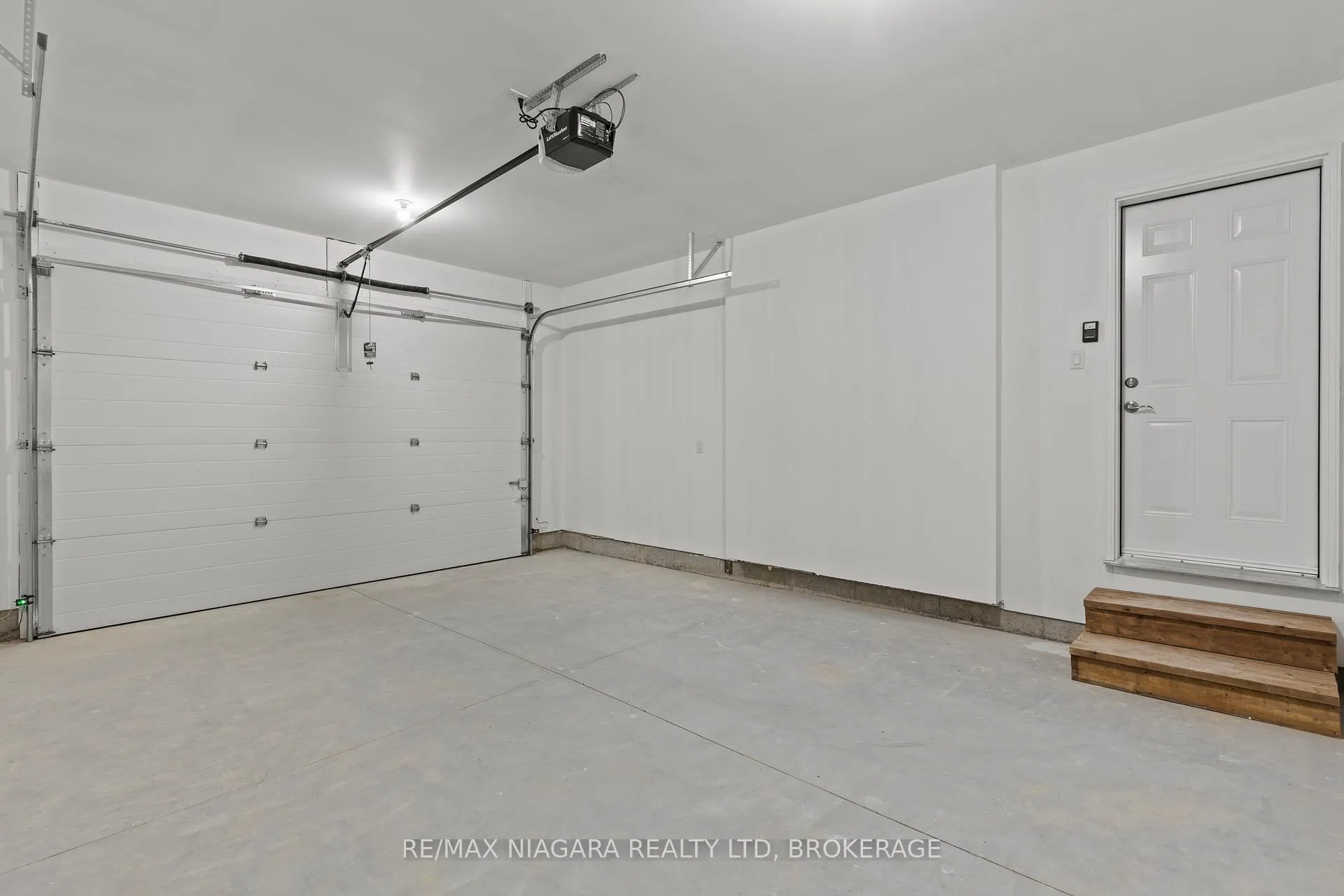 Photo 25 of 150 Hodgkins Avenue, Thorold, Allanburg/Thorold South — HOMEH