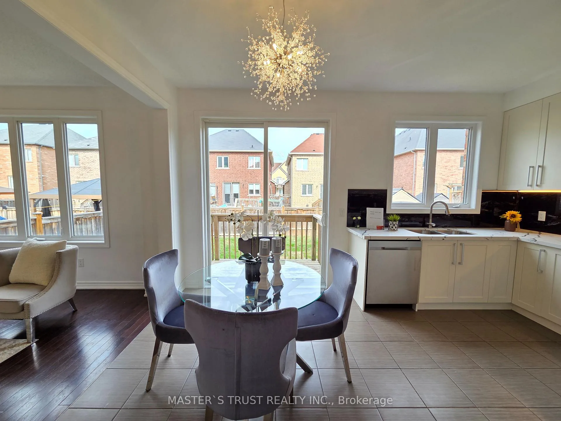 Photo 11 of 11 Beacon Point Street, Markham, Wismer — HOMEH
