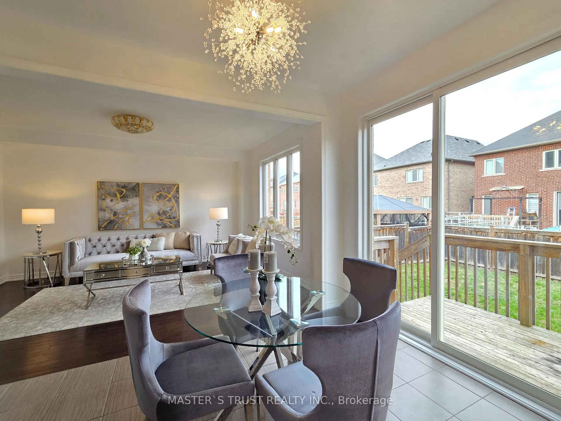 Photo 12 of 11 Beacon Point Street, Markham, Wismer — HOMEH