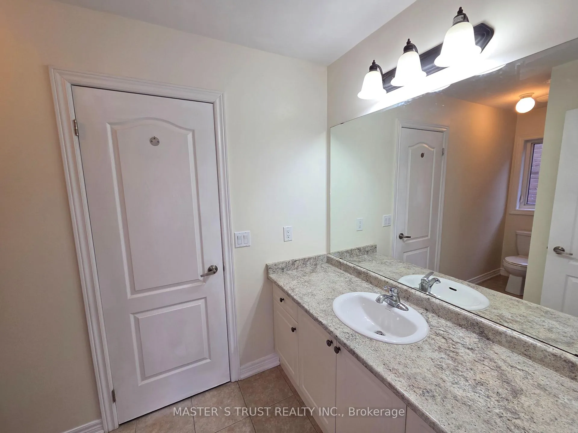 Photo 19 of 11 Beacon Point Street, Markham, Wismer — HOMEH