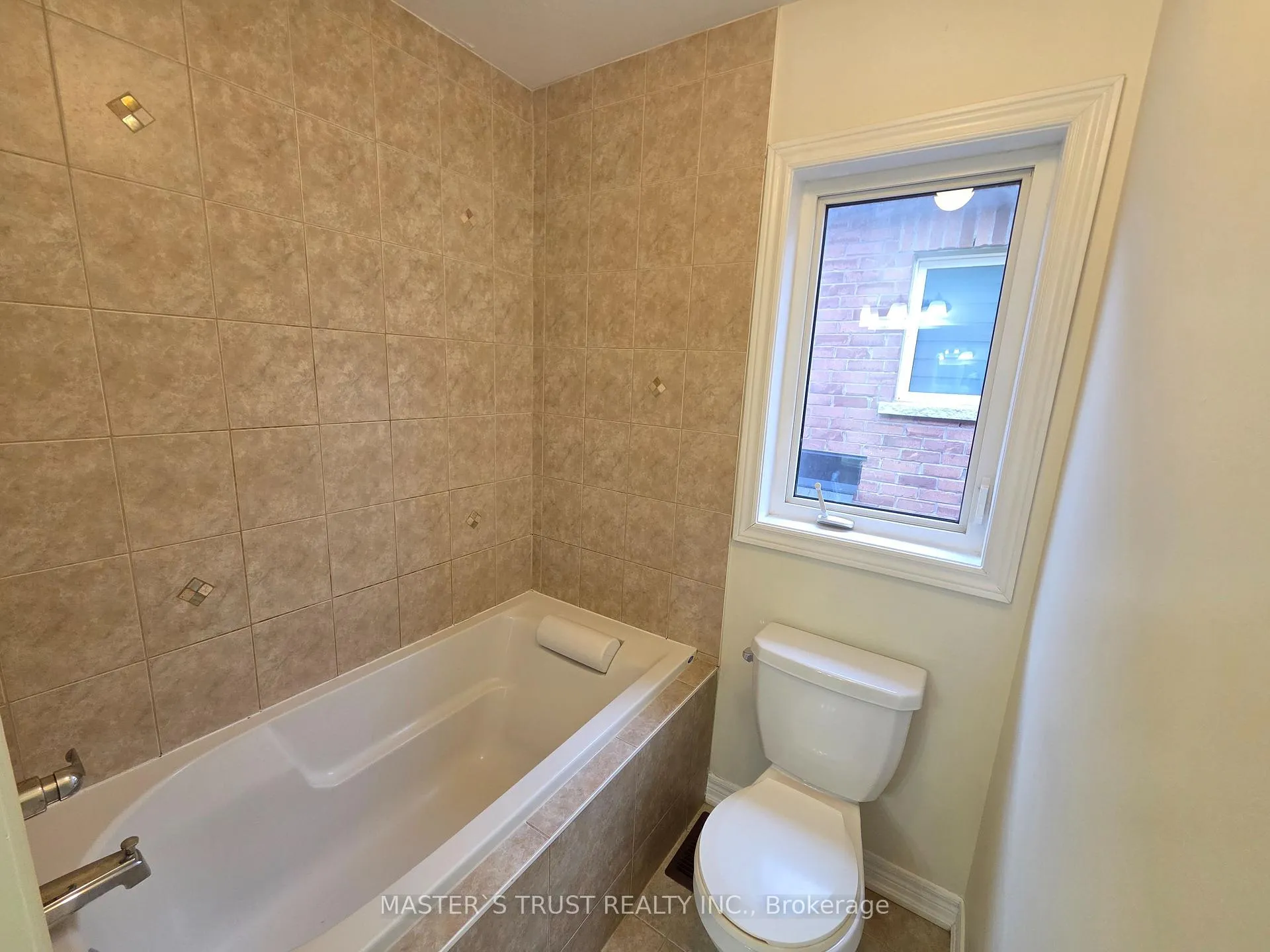 Photo 20 of 11 Beacon Point Street, Markham, Wismer — HOMEH