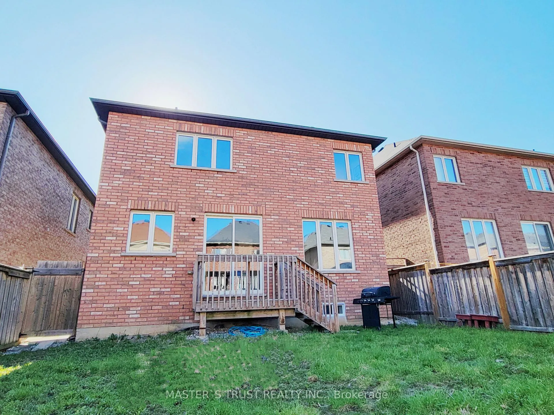 Photo 29 of 11 Beacon Point Street, Markham, Wismer — HOMEH