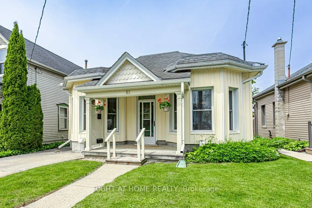 Photo 2 of 86 Manitoba Street, St. Thomas — HOMEH