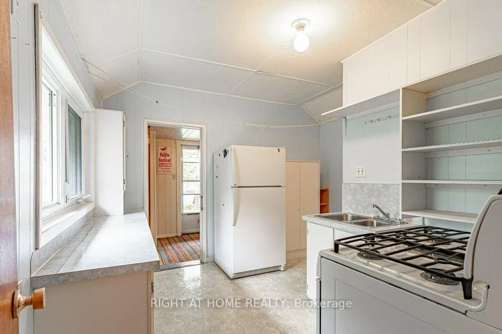 Photo 21 of 86 Manitoba Street, St. Thomas — HOMEH