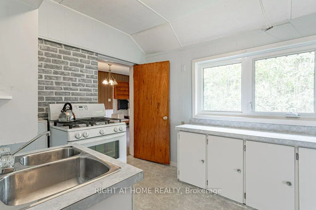 Photo 23 of 86 Manitoba Street, St. Thomas — HOMEH