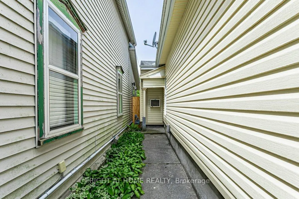 Photo 26 of 86 Manitoba Street, St. Thomas — HOMEH