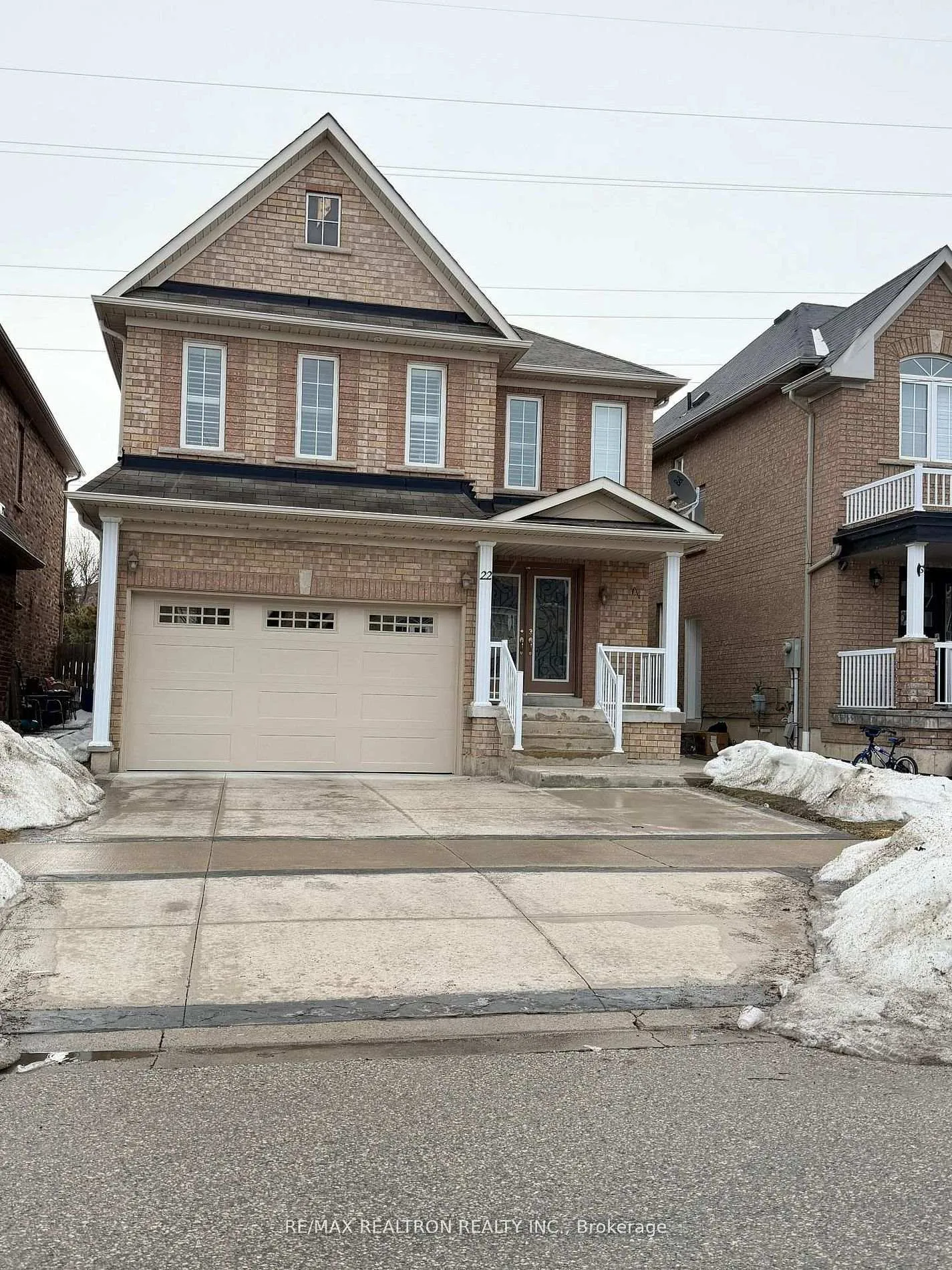 Photo 1 of Unit Basement, 22 Mount Pleasant Avenue, Whitby, Blue Grass Meadows — HOMEH