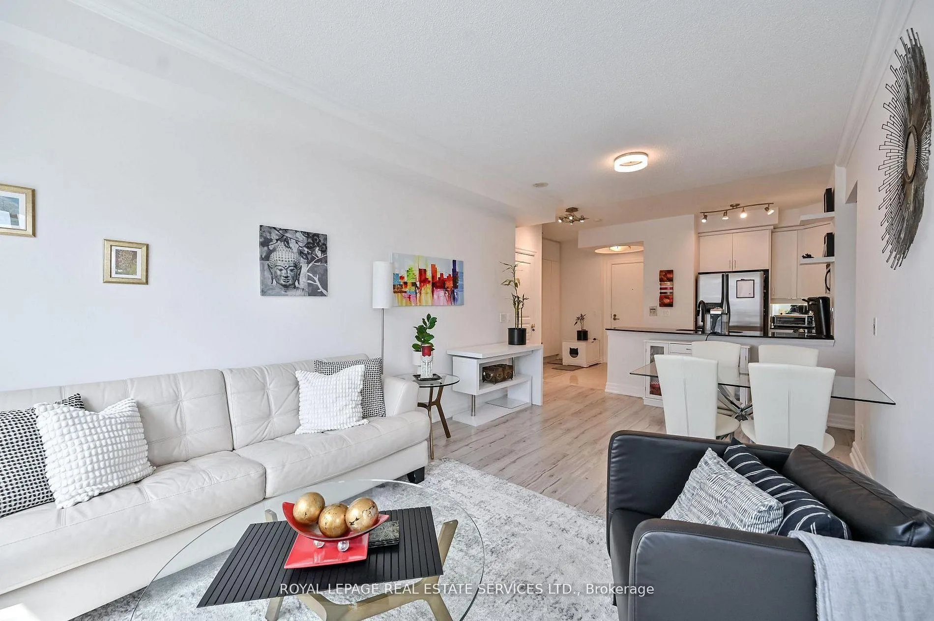 Front of Unit 1113, 2083 Lake Shore Boulevard W