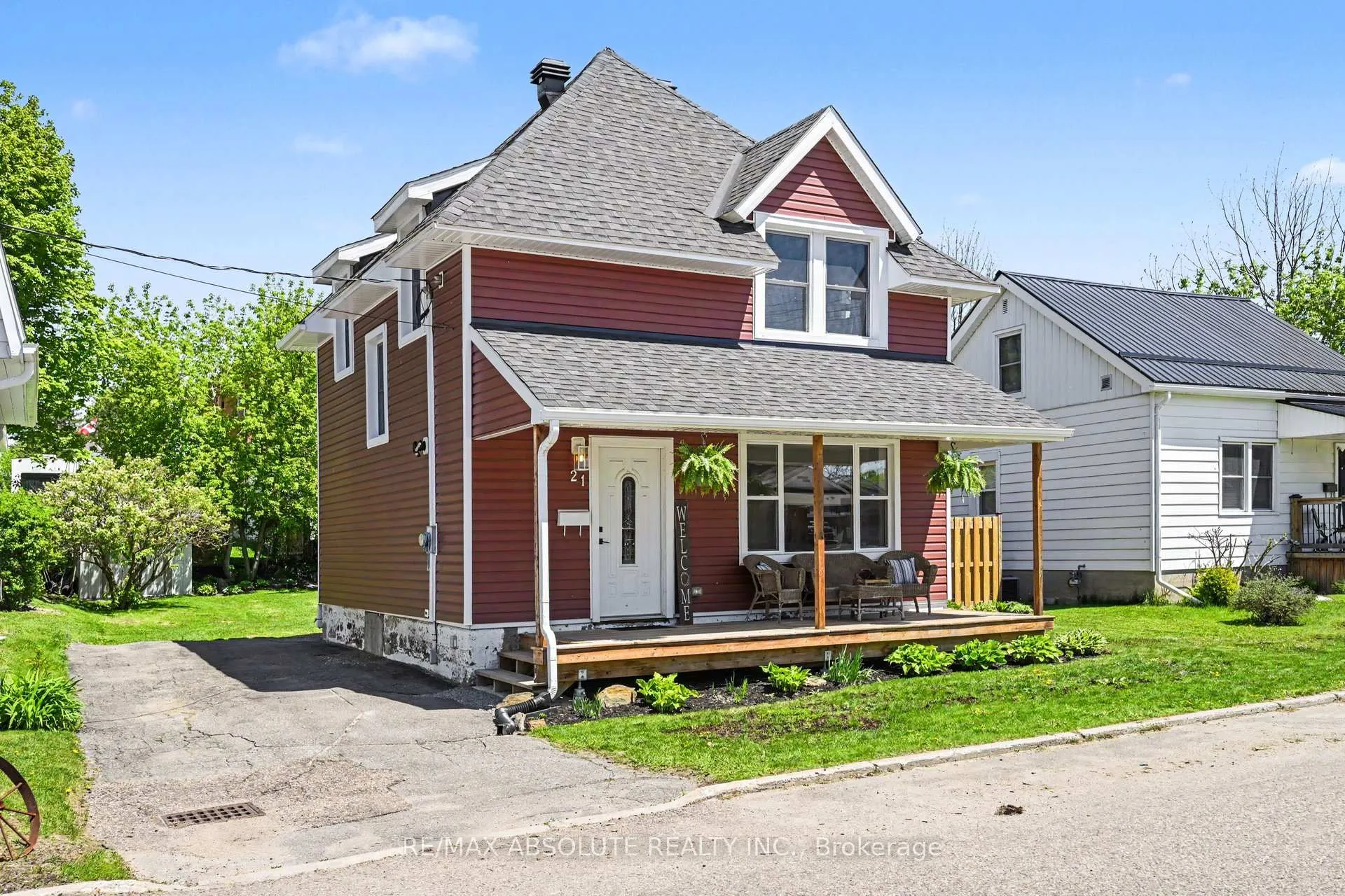 Photo 3 of 21 Bank Street N, Renfrew — HOMEH