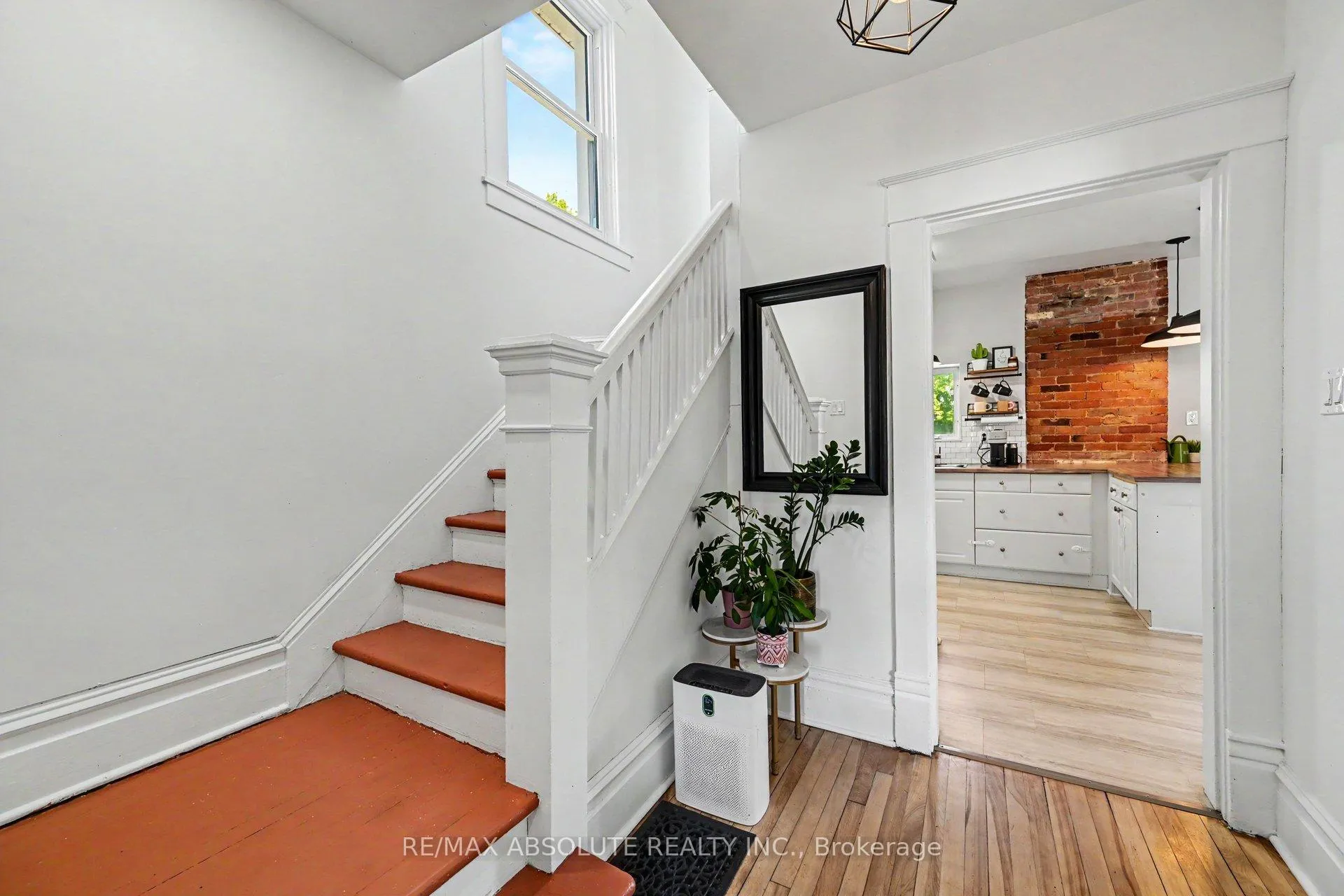 Photo 8 of 21 Bank Street N, Renfrew — HOMEH