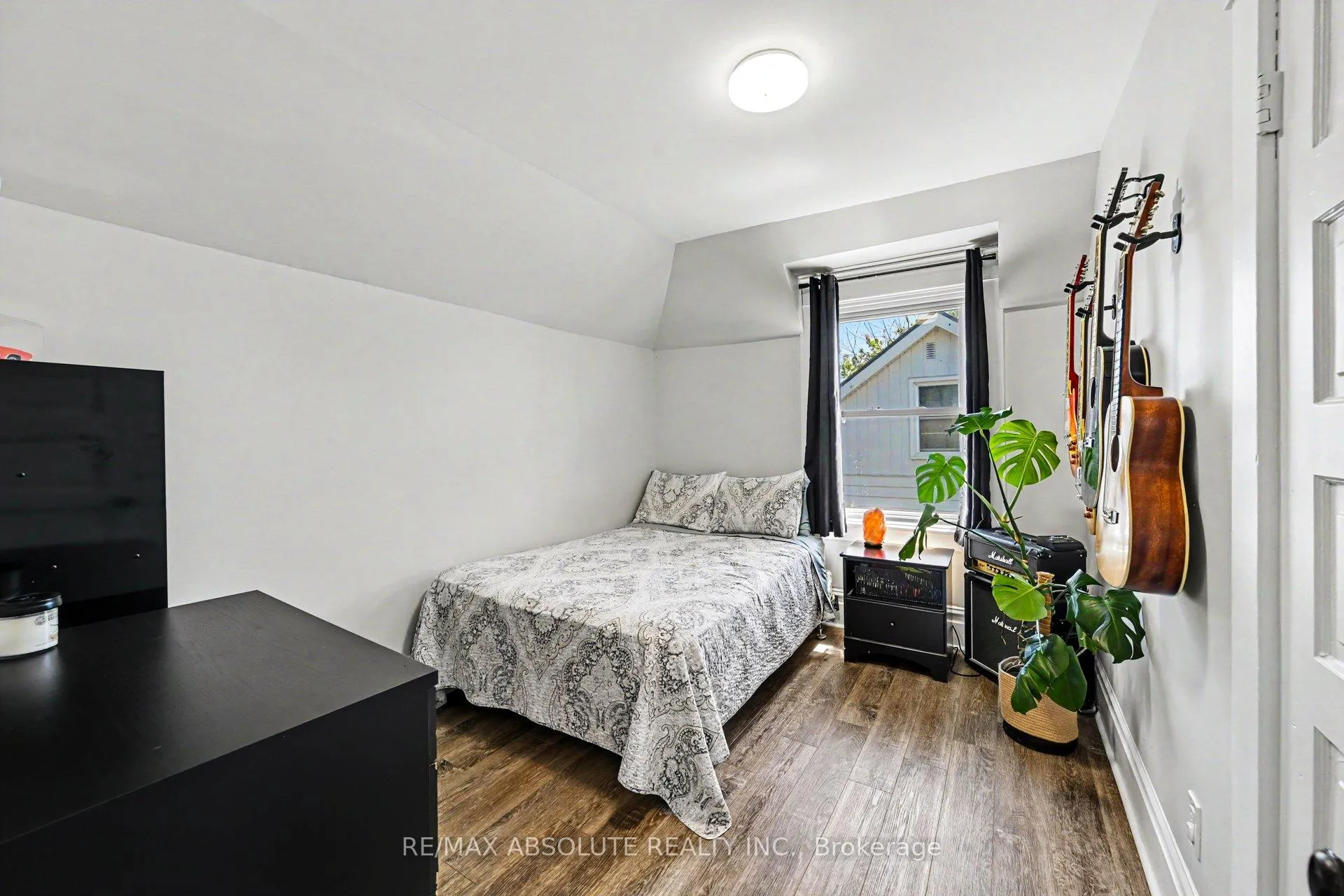 Photo 20 of 21 Bank Street N, Renfrew — HOMEH