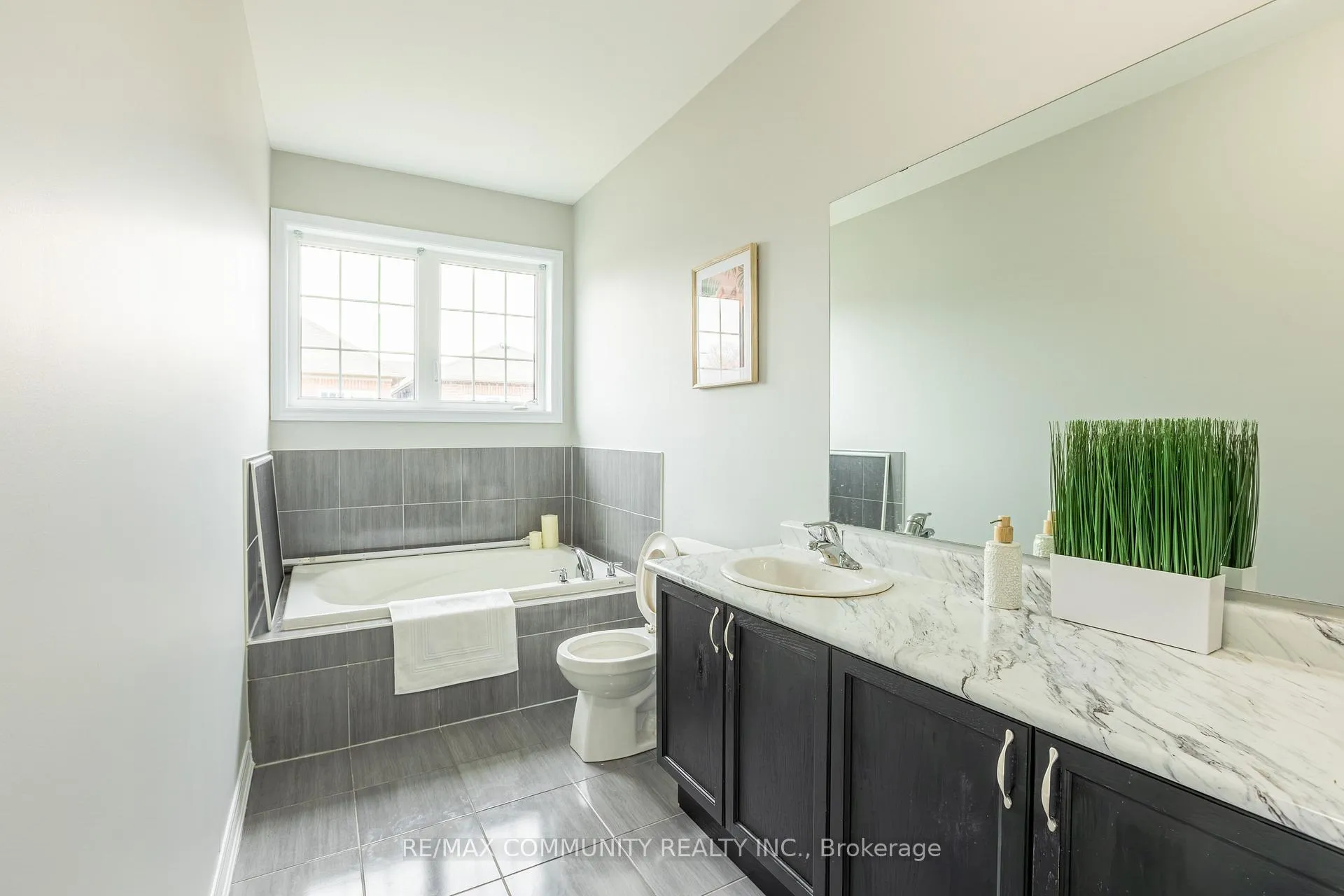 Photo 18 of 2 Titan Trail, Markham, Cedarwood — HOMEH