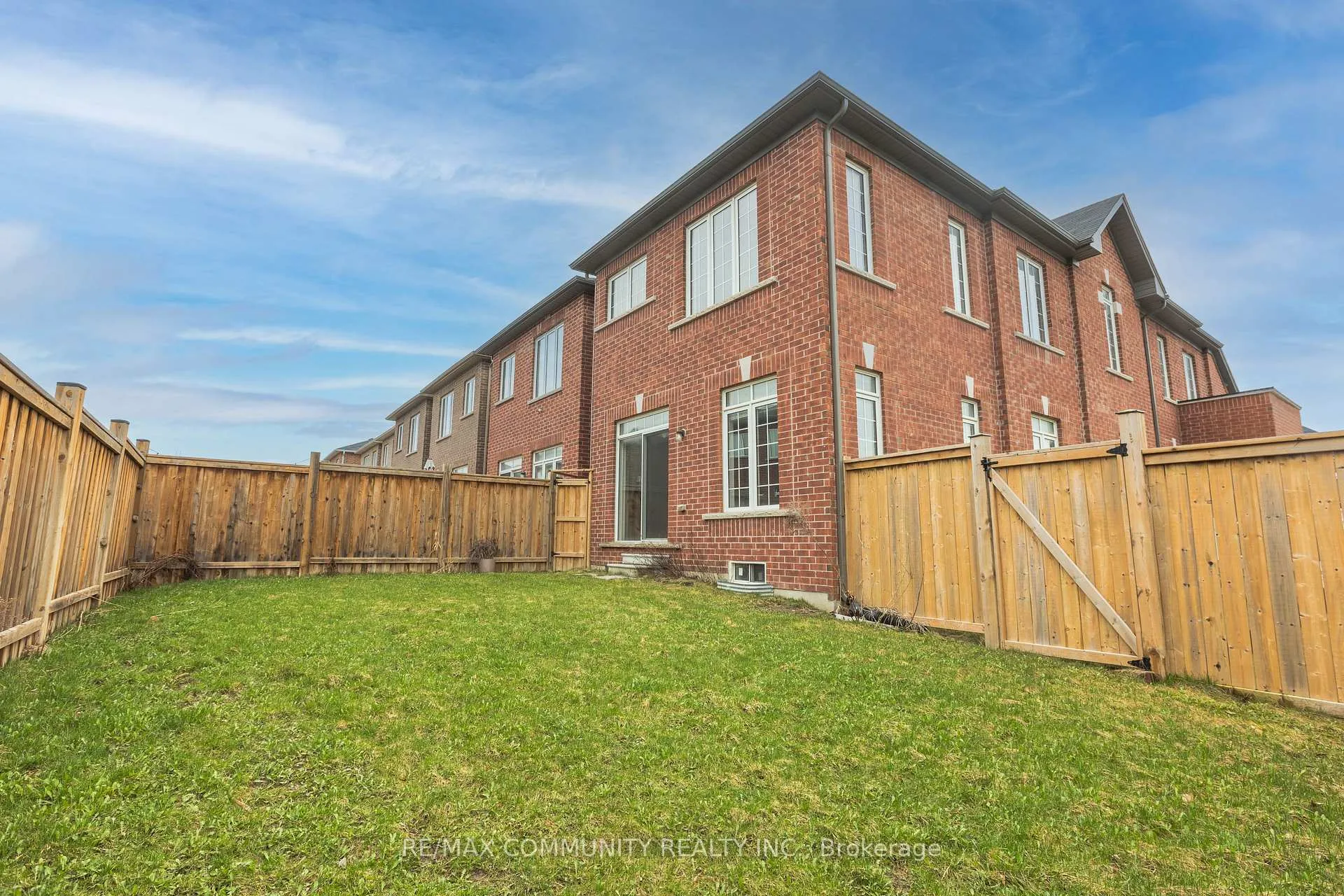 Photo 38 of 2 Titan Trail, Markham, Cedarwood — HOMEH