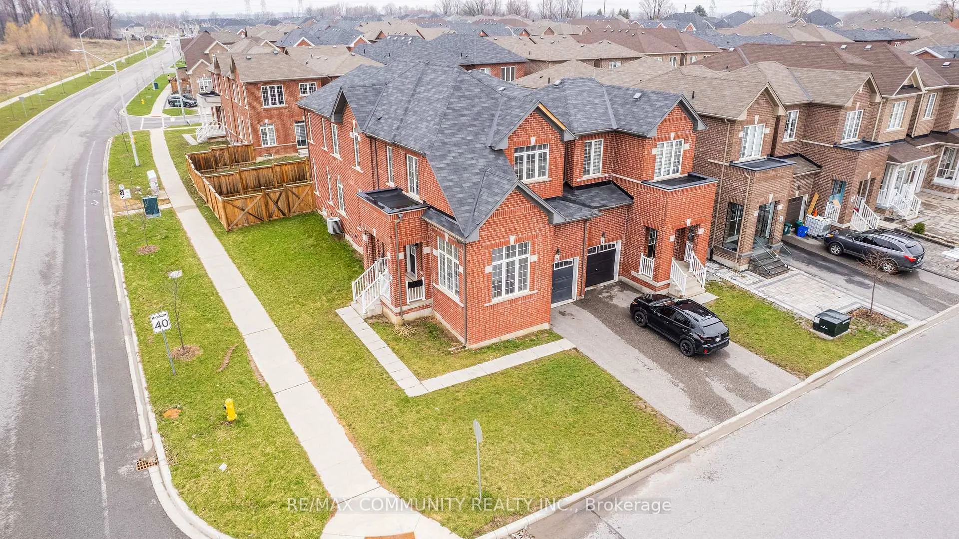Photo 40 of 2 Titan Trail, Markham, Cedarwood — HOMEH