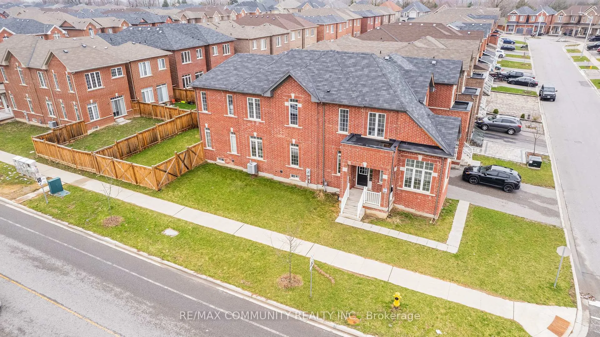 Photo 41 of 2 Titan Trail, Markham, Cedarwood — HOMEH