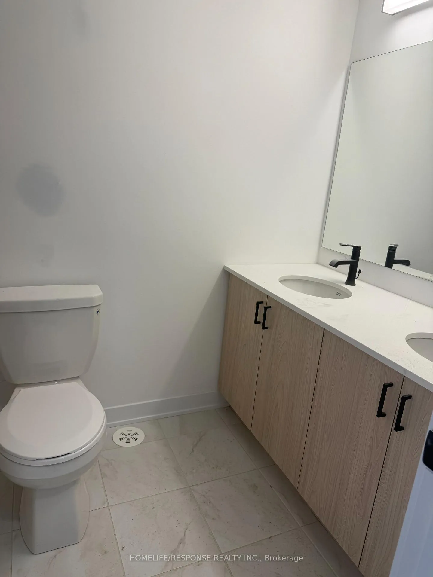 Photo 4 of Unit 2, 527 Big Bay Point Road, Barrie, Painswick North — HOMEH