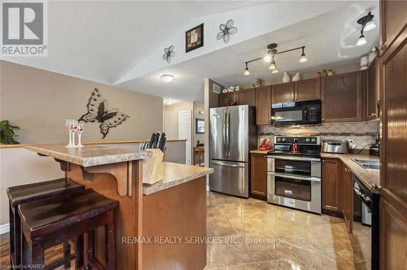 Photo 12 of 172 Macdougall Drive, Loyalist, Amherstview — HOMEH