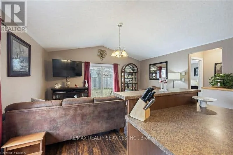 Photo 13 of 172 Macdougall Drive, Loyalist, Amherstview — HOMEH