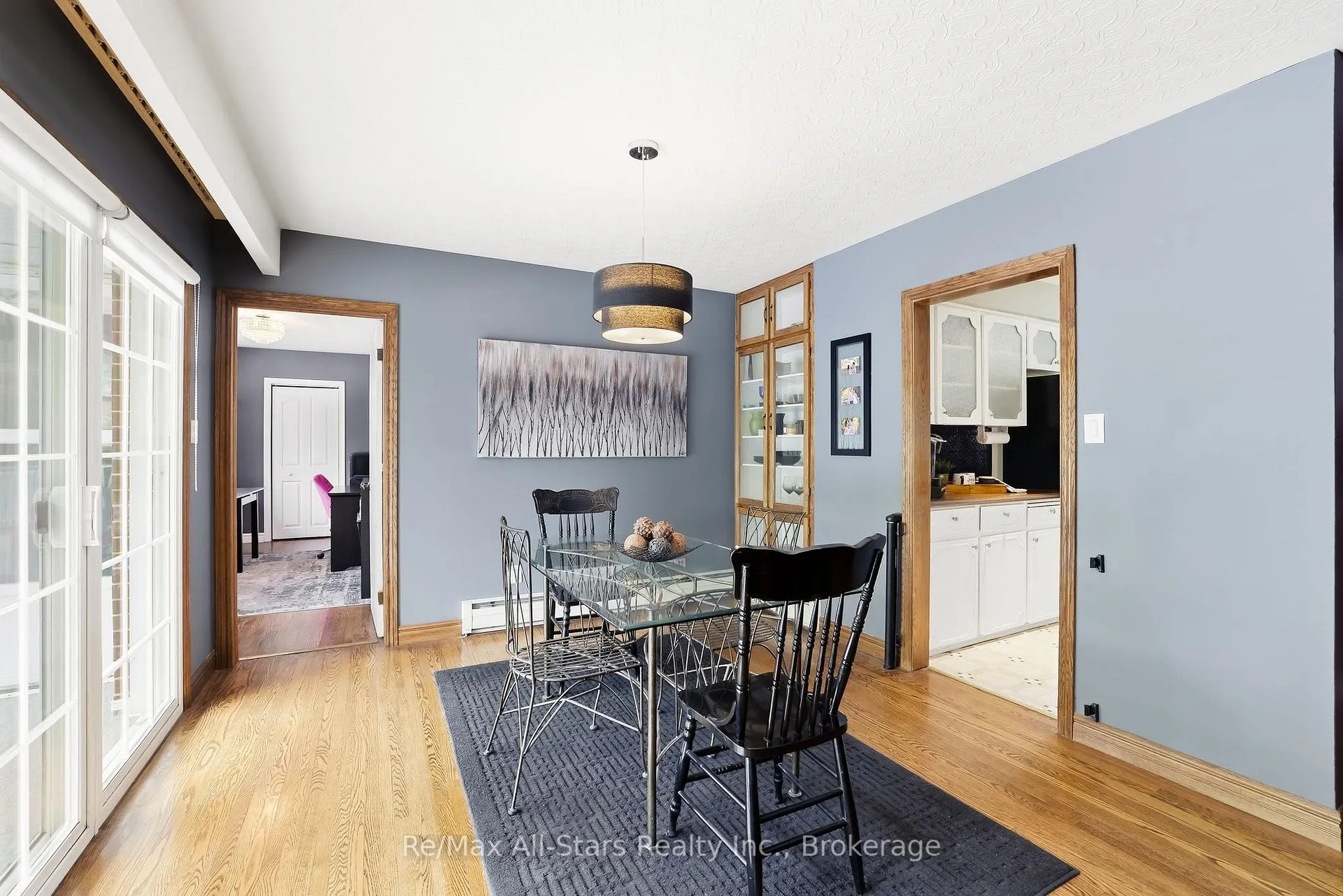 Photo 7 of 54 Grandview Street S, Oshawa, Donevan — HOMEH