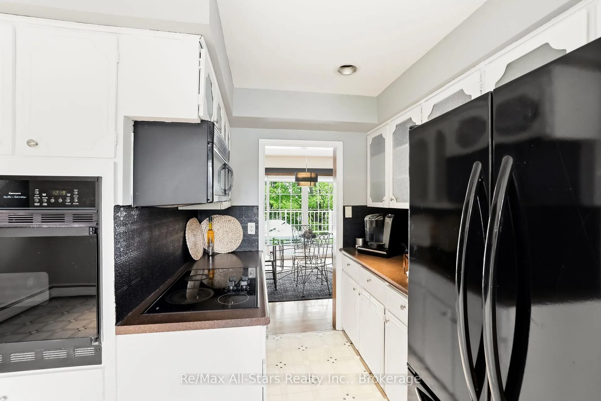 Photo 10 of 54 Grandview Street S, Oshawa, Donevan — HOMEH