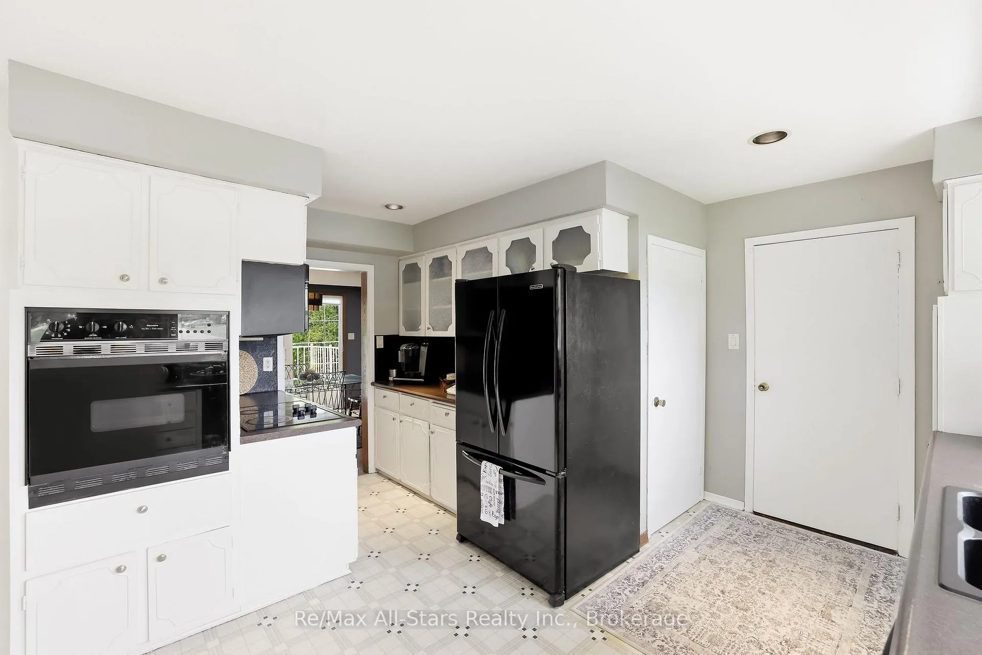 Photo 12 of 54 Grandview Street S, Oshawa, Donevan — HOMEH