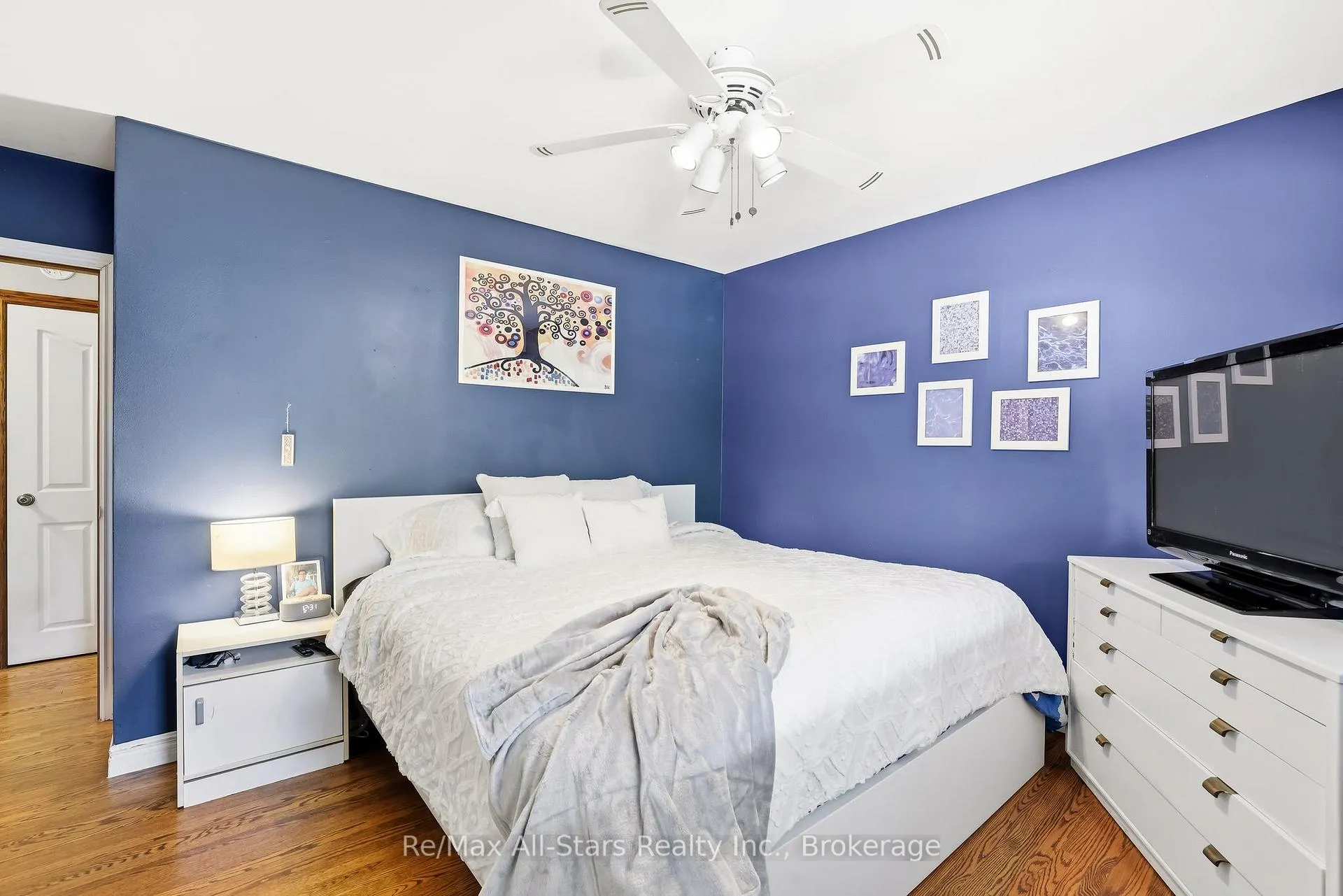 Photo 14 of 54 Grandview Street S, Oshawa, Donevan — HOMEH