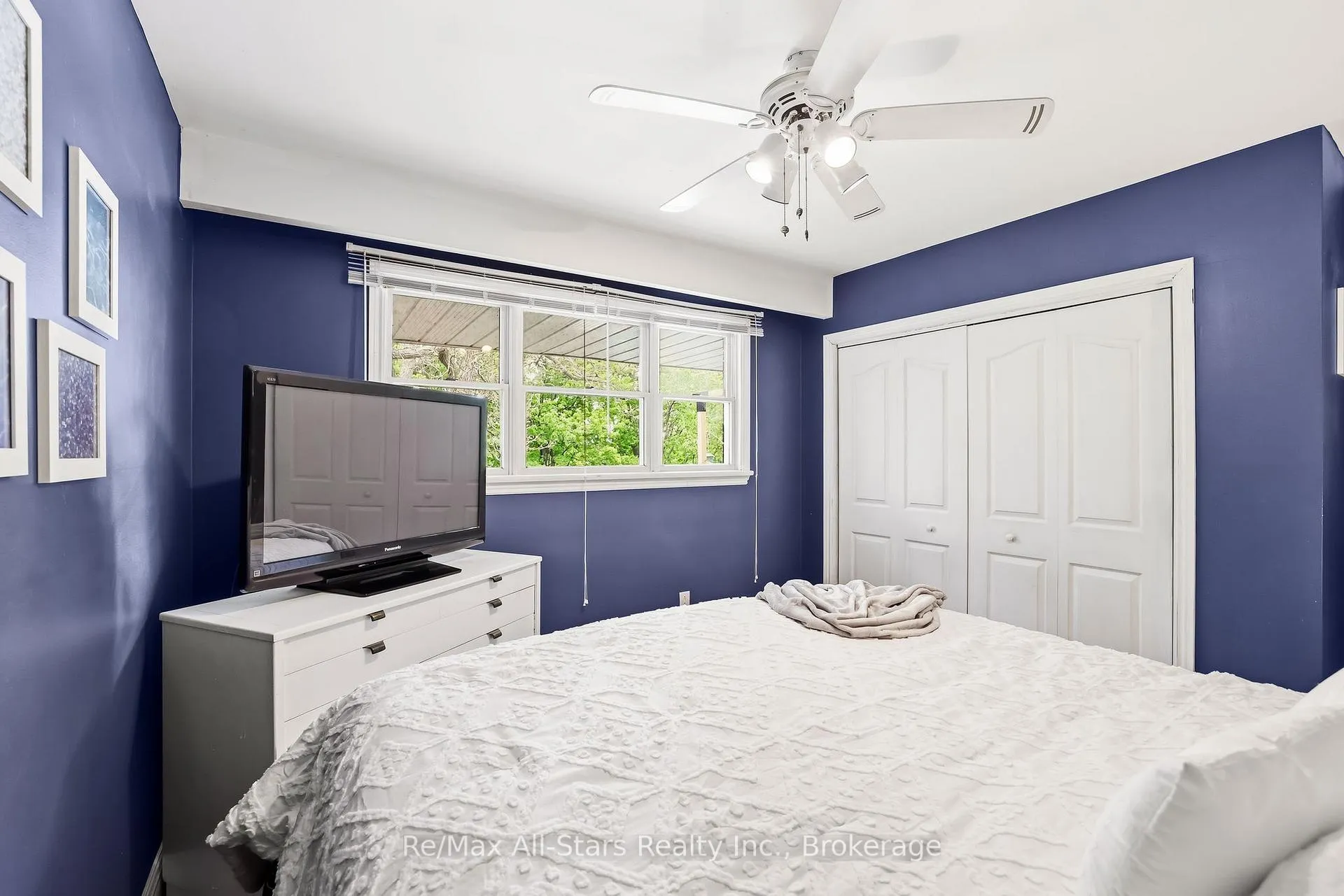 Photo 15 of 54 Grandview Street S, Oshawa, Donevan — HOMEH