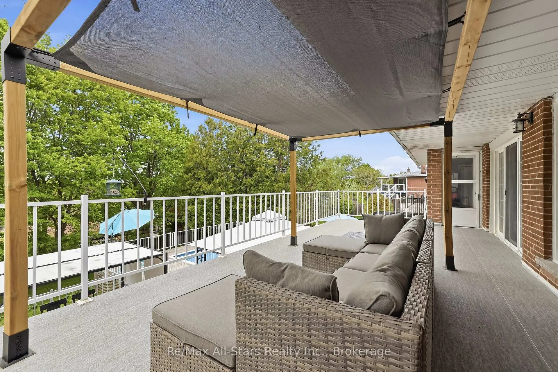 Photo 30 of 54 Grandview Street S, Oshawa, Donevan — HOMEH