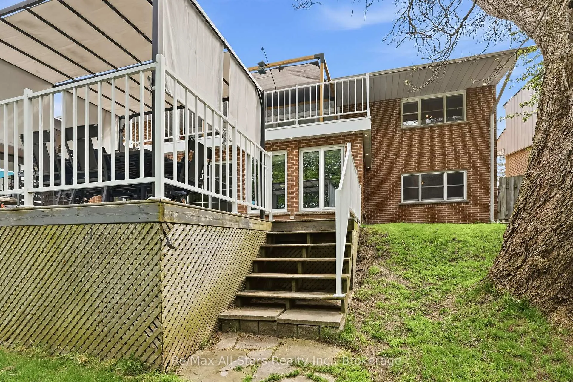 Photo 43 of 54 Grandview Street S, Oshawa, Donevan — HOMEH