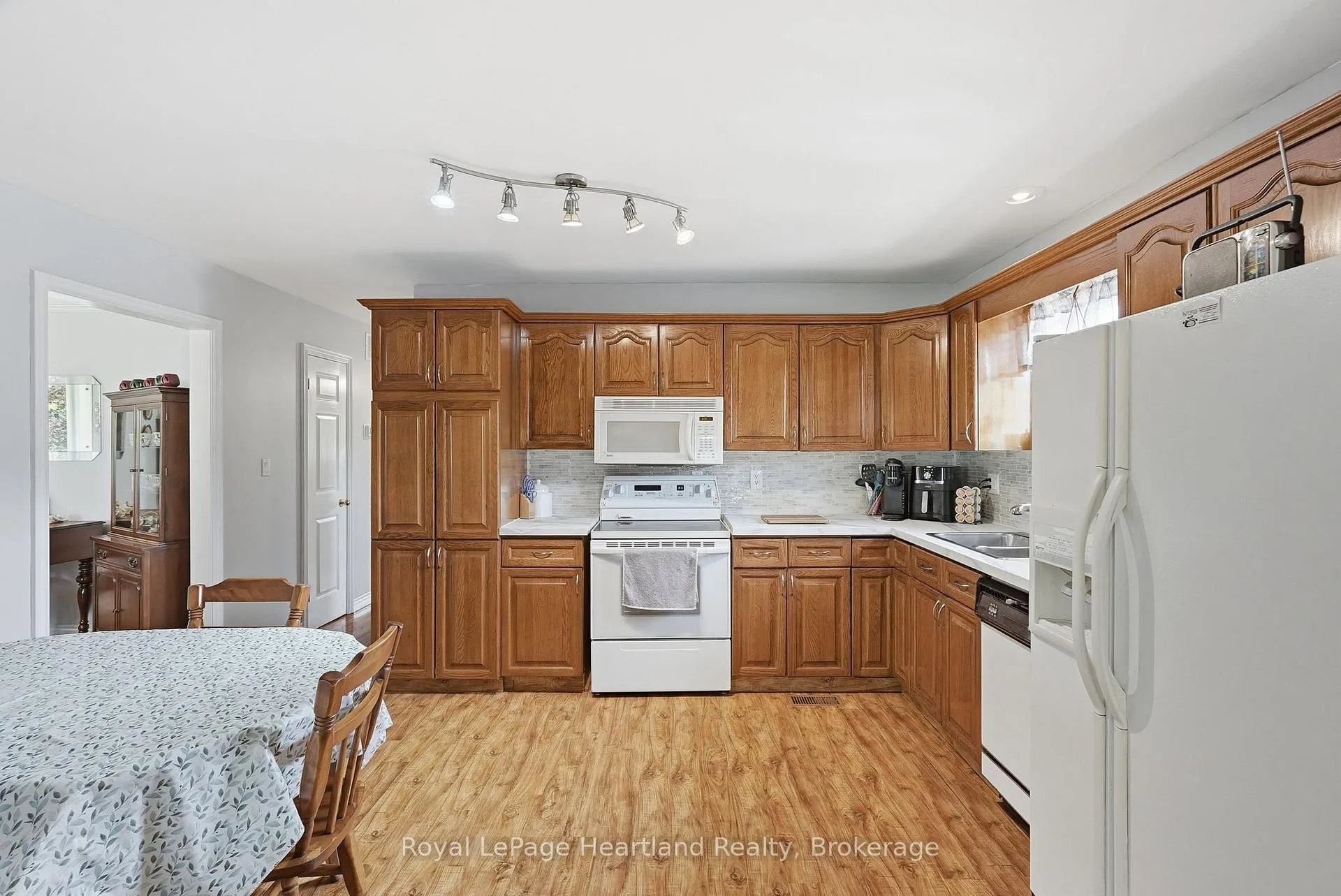 Photo 16 of 3008 Brookhaven Drive, Howick — HOMEH