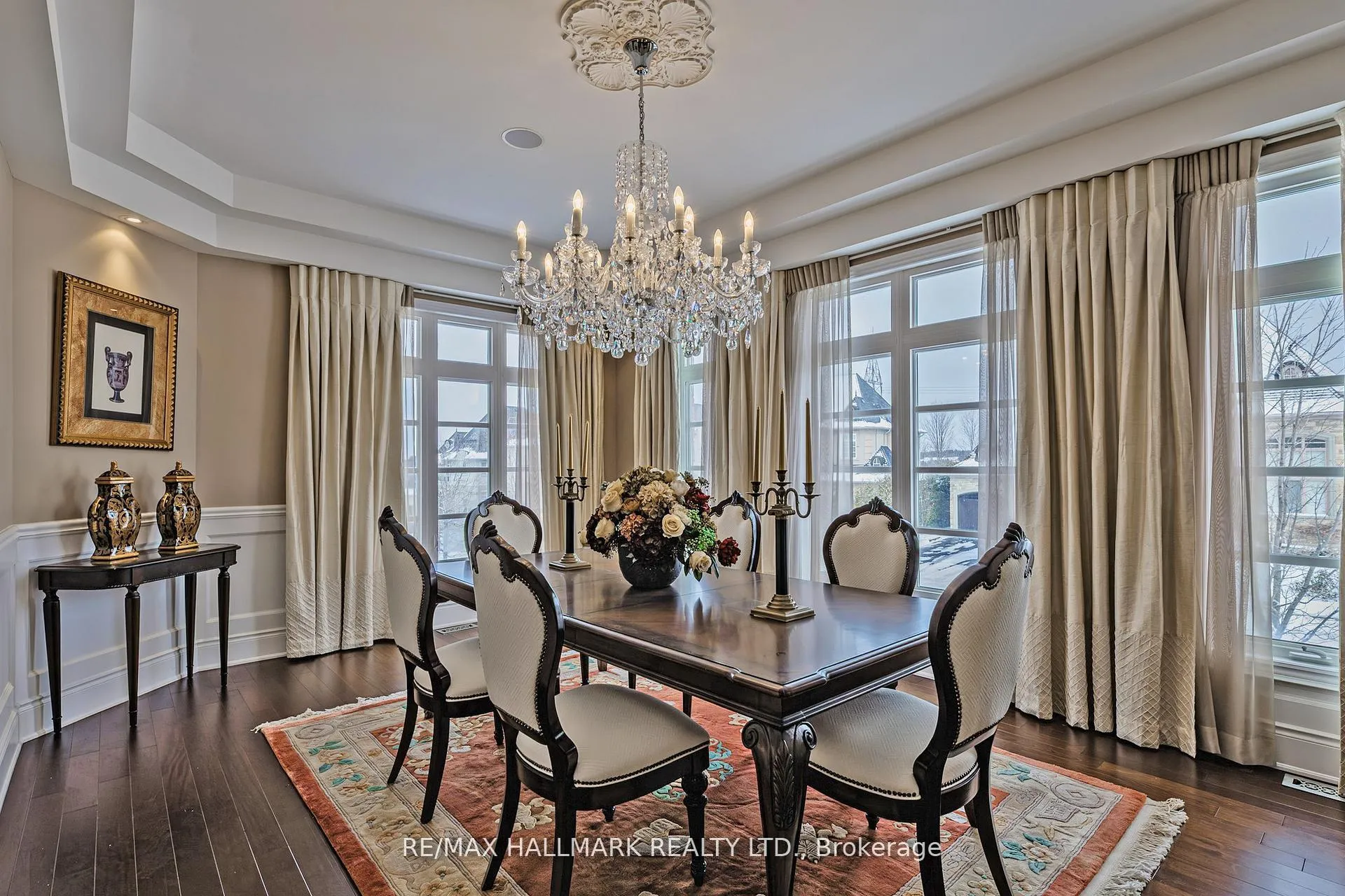 Photo 6 of 123 Carisbrooke Circle, Aurora, Bayview Southeast — HOMEH