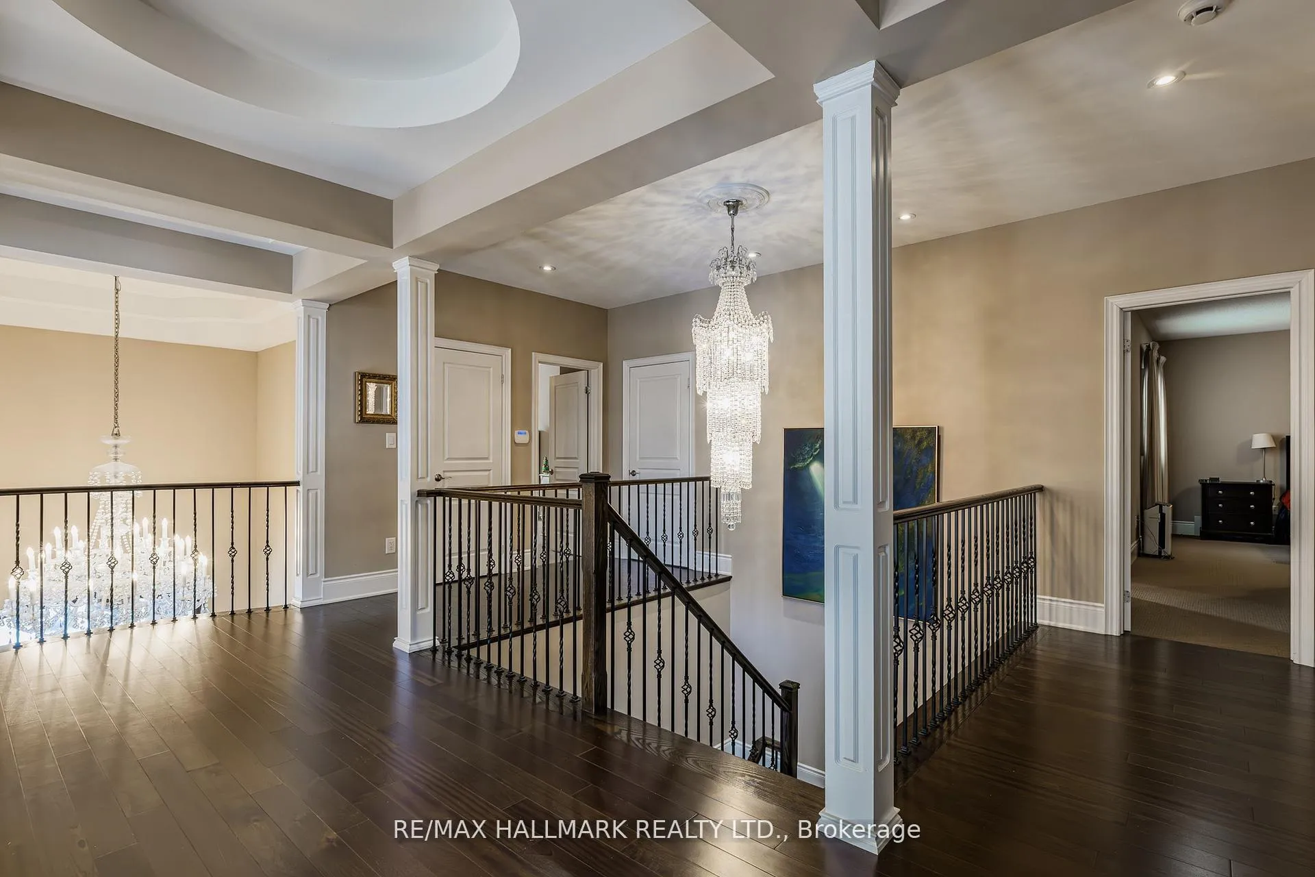 Photo 24 of 123 Carisbrooke Circle, Aurora, Bayview Southeast — HOMEH