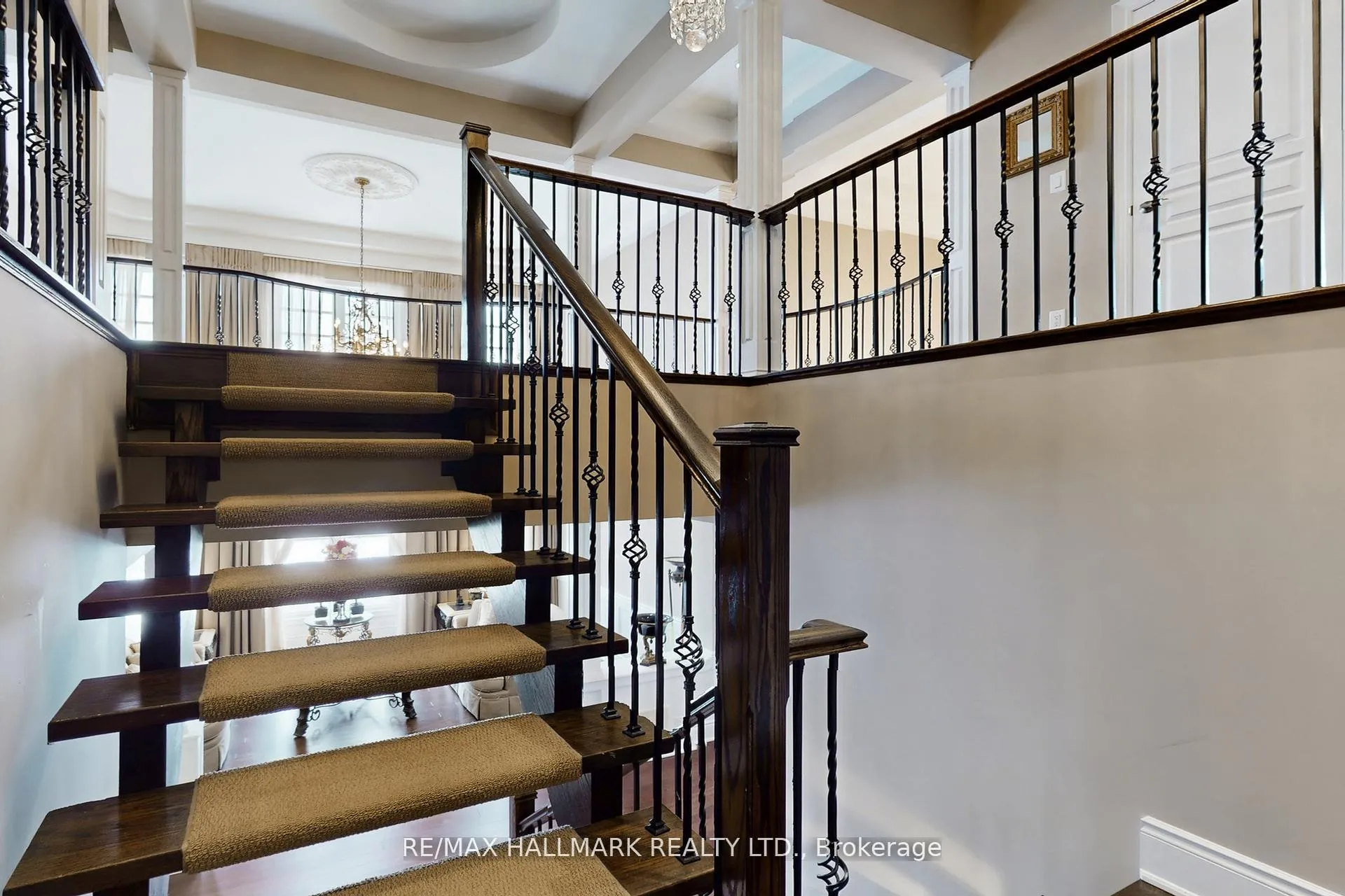 Photo 25 of 123 Carisbrooke Circle, Aurora, Bayview Southeast — HOMEH