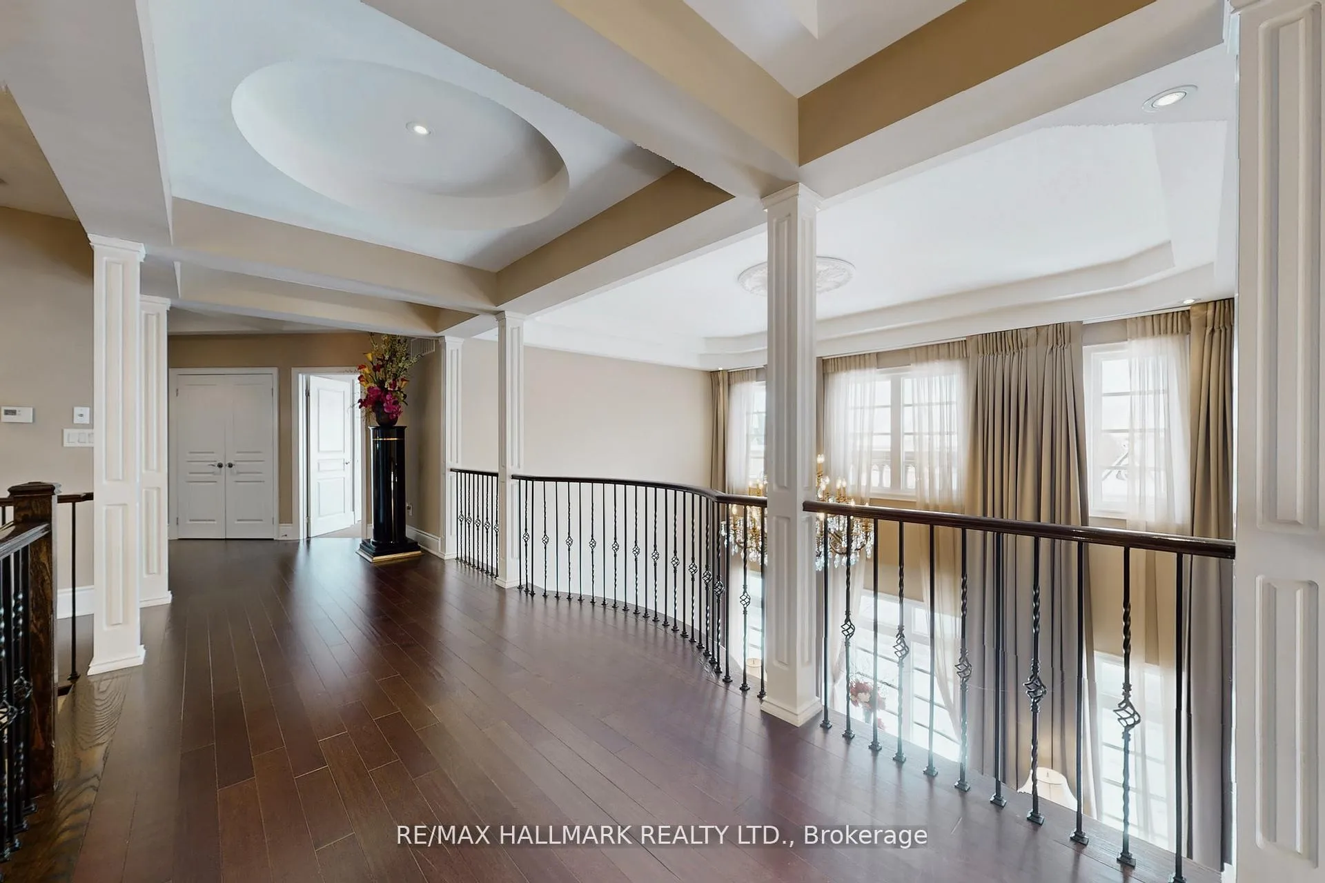 Photo 26 of 123 Carisbrooke Circle, Aurora, Bayview Southeast — HOMEH