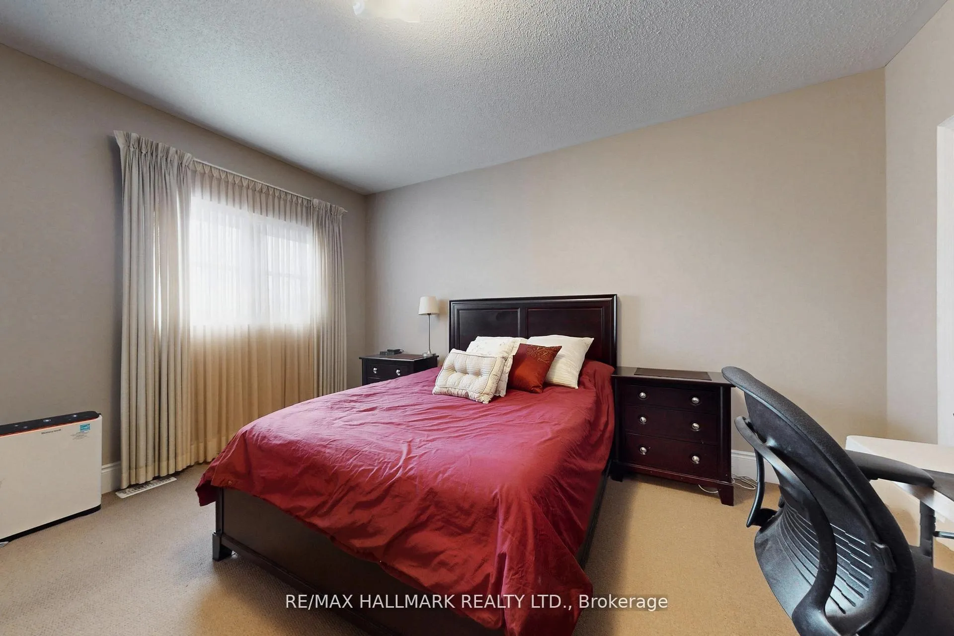 Photo 34 of 123 Carisbrooke Circle, Aurora, Bayview Southeast — HOMEH