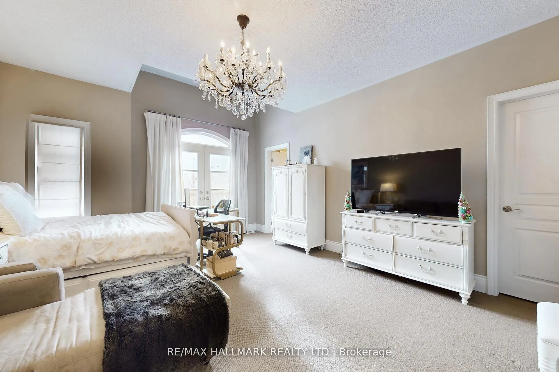 Photo 37 of 123 Carisbrooke Circle, Aurora, Bayview Southeast — HOMEH