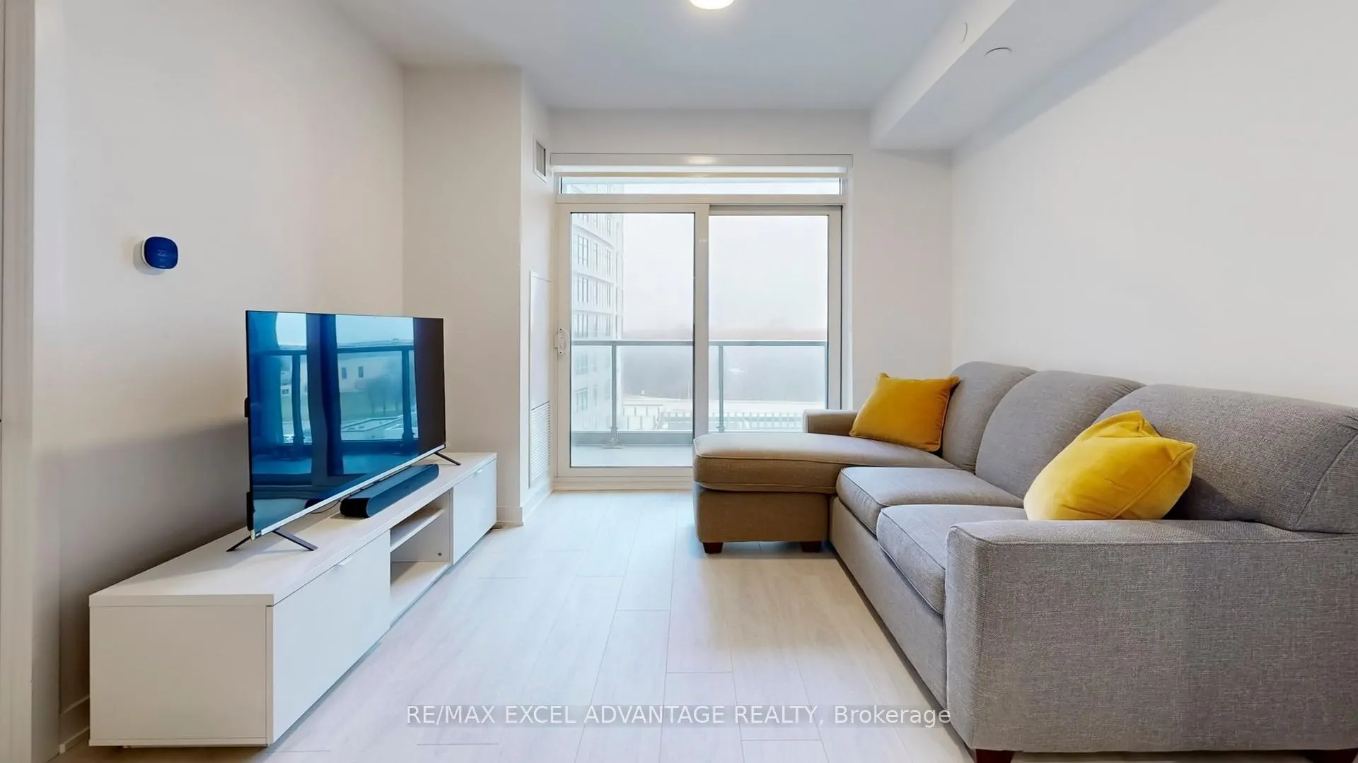 Photo 2 of Unit 525, 50 Upper Mall Way, Vaughan, Brownridge — HOMEH