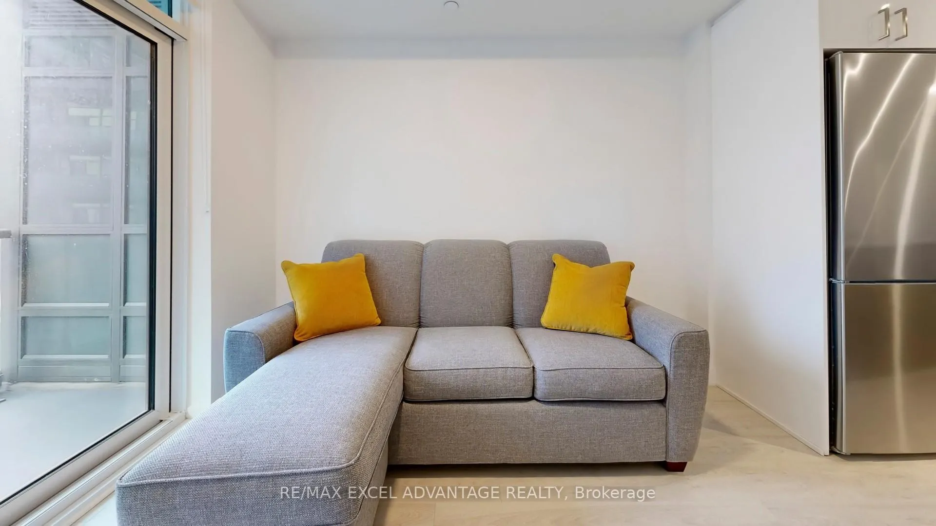 Photo 4 of Unit 525, 50 Upper Mall Way, Vaughan, Brownridge — HOMEH