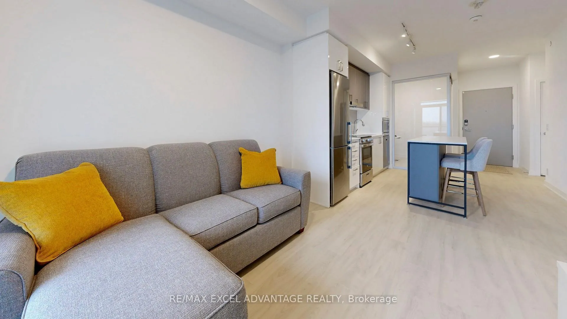 Photo 5 of Unit 525, 50 Upper Mall Way, Vaughan, Brownridge — HOMEH