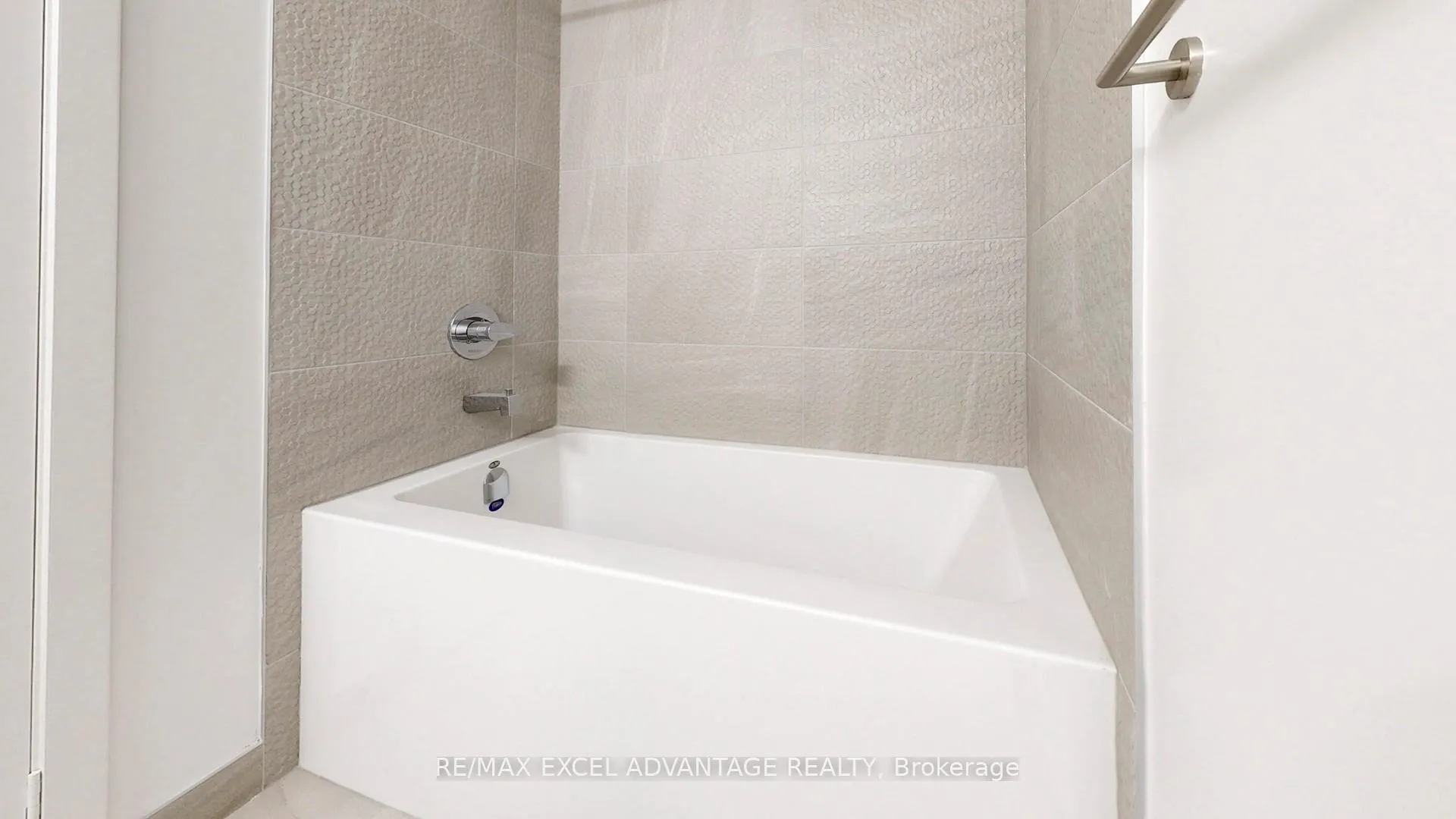 Photo 23 of Unit 525, 50 Upper Mall Way, Vaughan, Brownridge — HOMEH