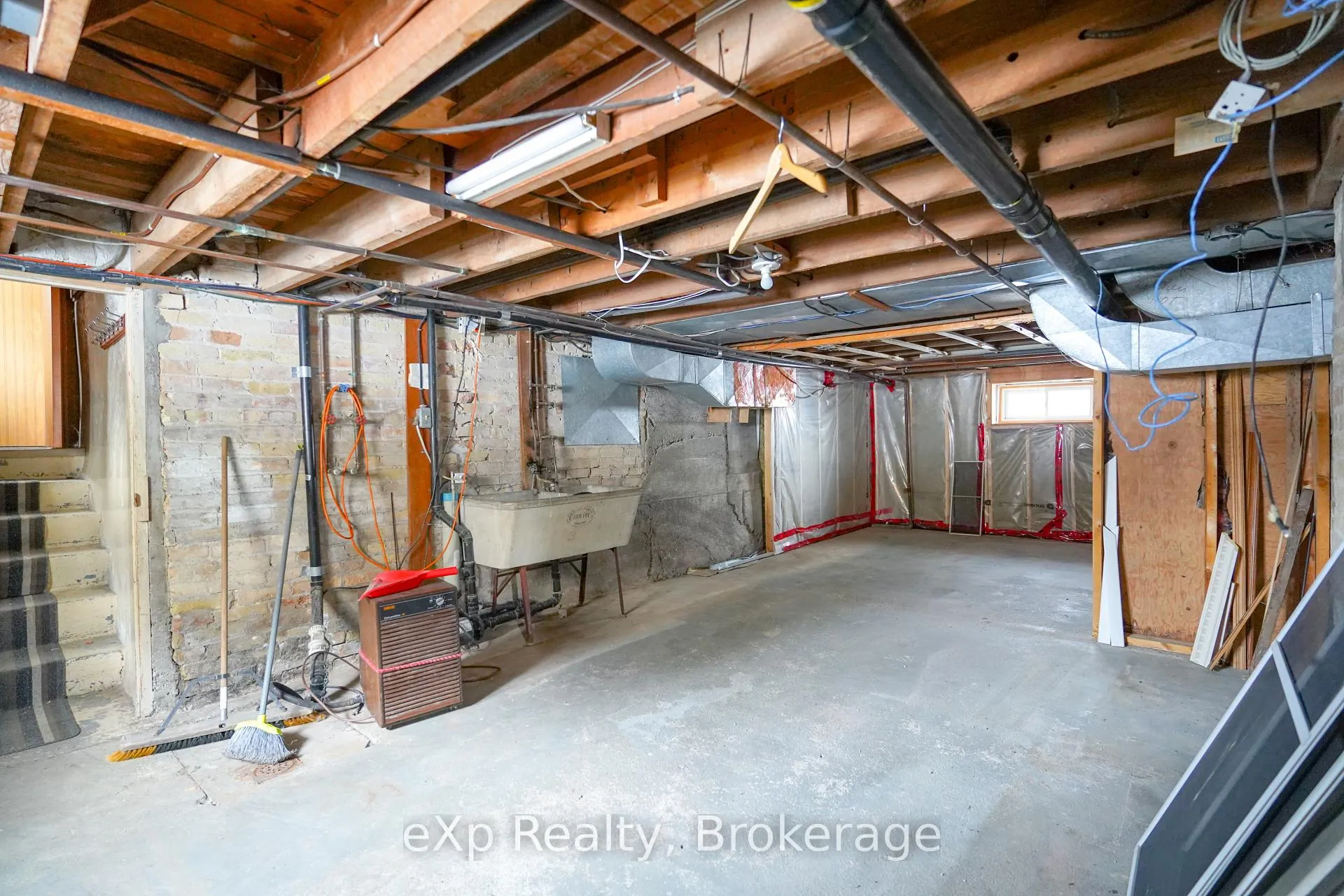 Photo 39 of 78 Victoria Avenue E, South Huron, Stephen — HOMEH