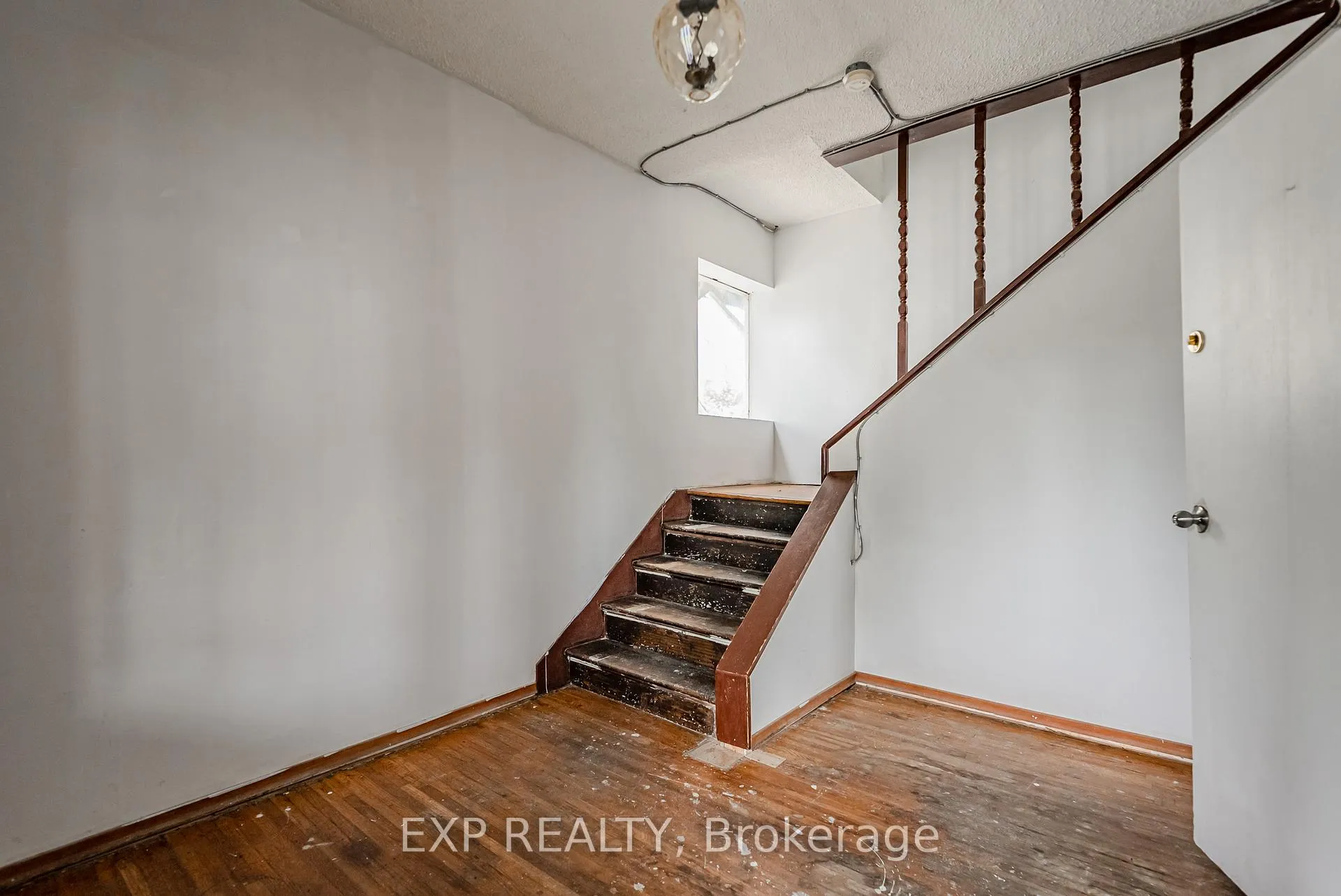 Photo 3 of 4865 Armoury Street, Niagara Falls, Cherrywood — HOMEH