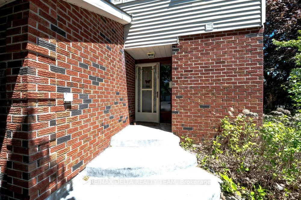 Photo 4 of 132 Acklam Terrace W, Ottawa, Kanata - Morgan's Grant/South March — HOMEH