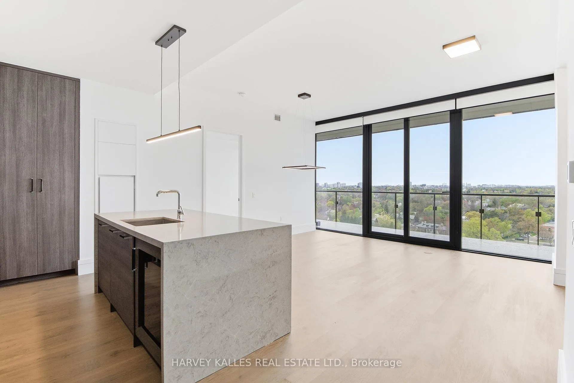 Front of Unit 1602, 215 Lonsdale Road