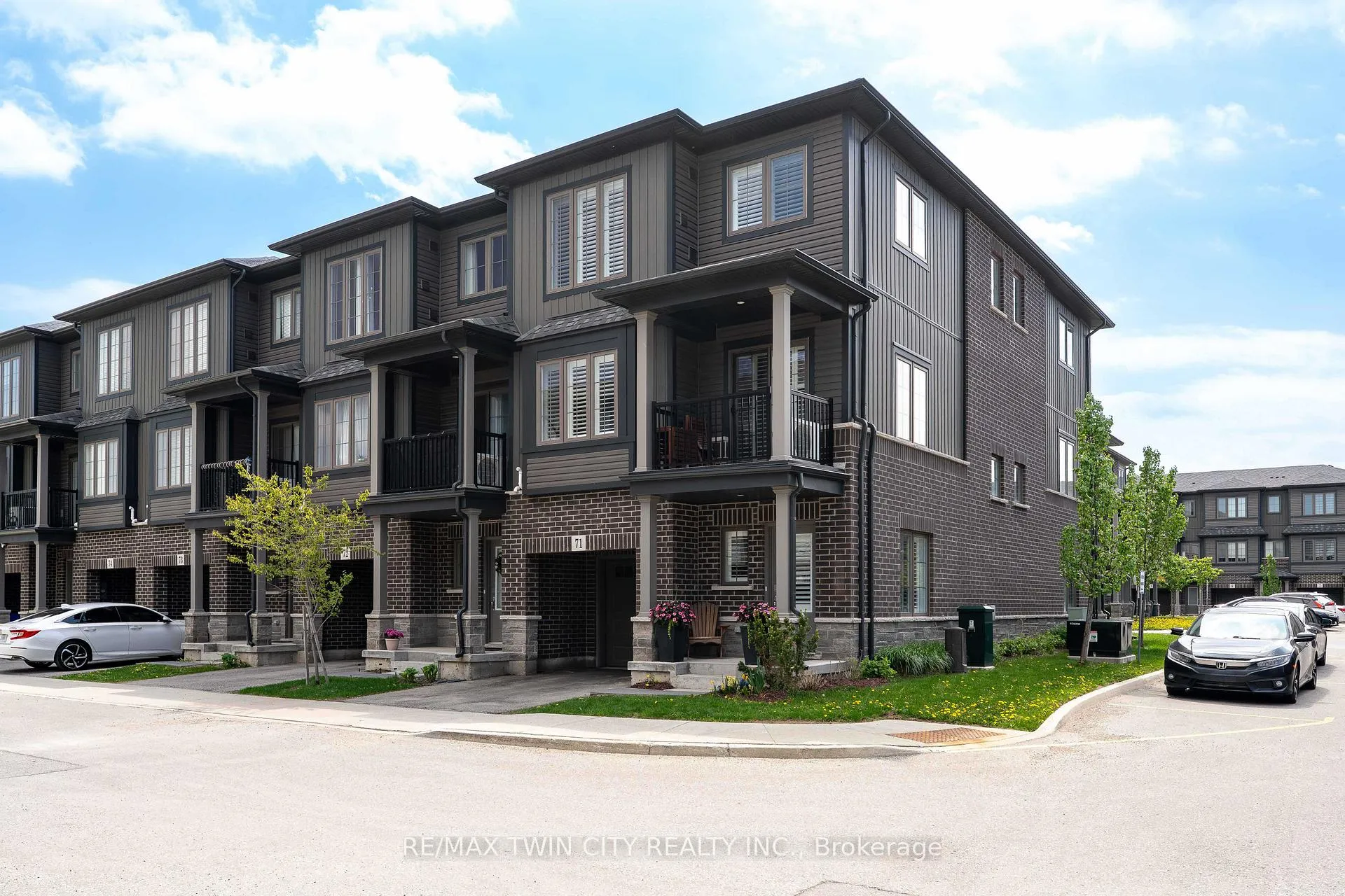 Photo 3 of Unit 71, 124 Compass Trail, Cambridge, Hagey — HOMEH
