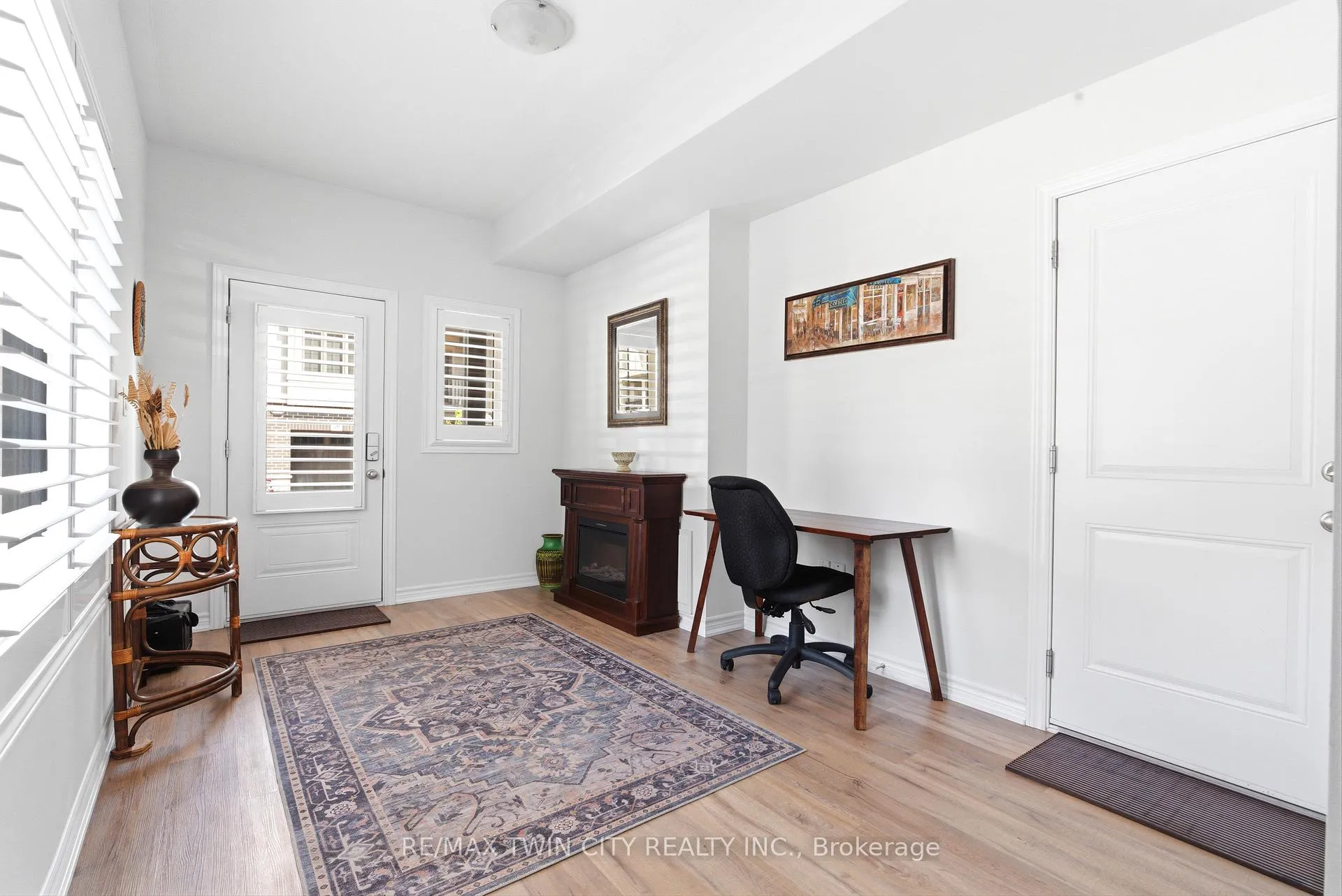 Photo 6 of Unit 71, 124 Compass Trail, Cambridge, Hagey — HOMEH